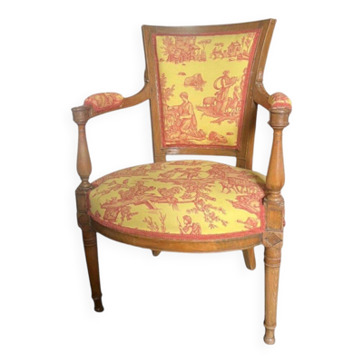 Fauteuil cabriolet style Louis XVI en toile de Jouy jaune et rouge, France