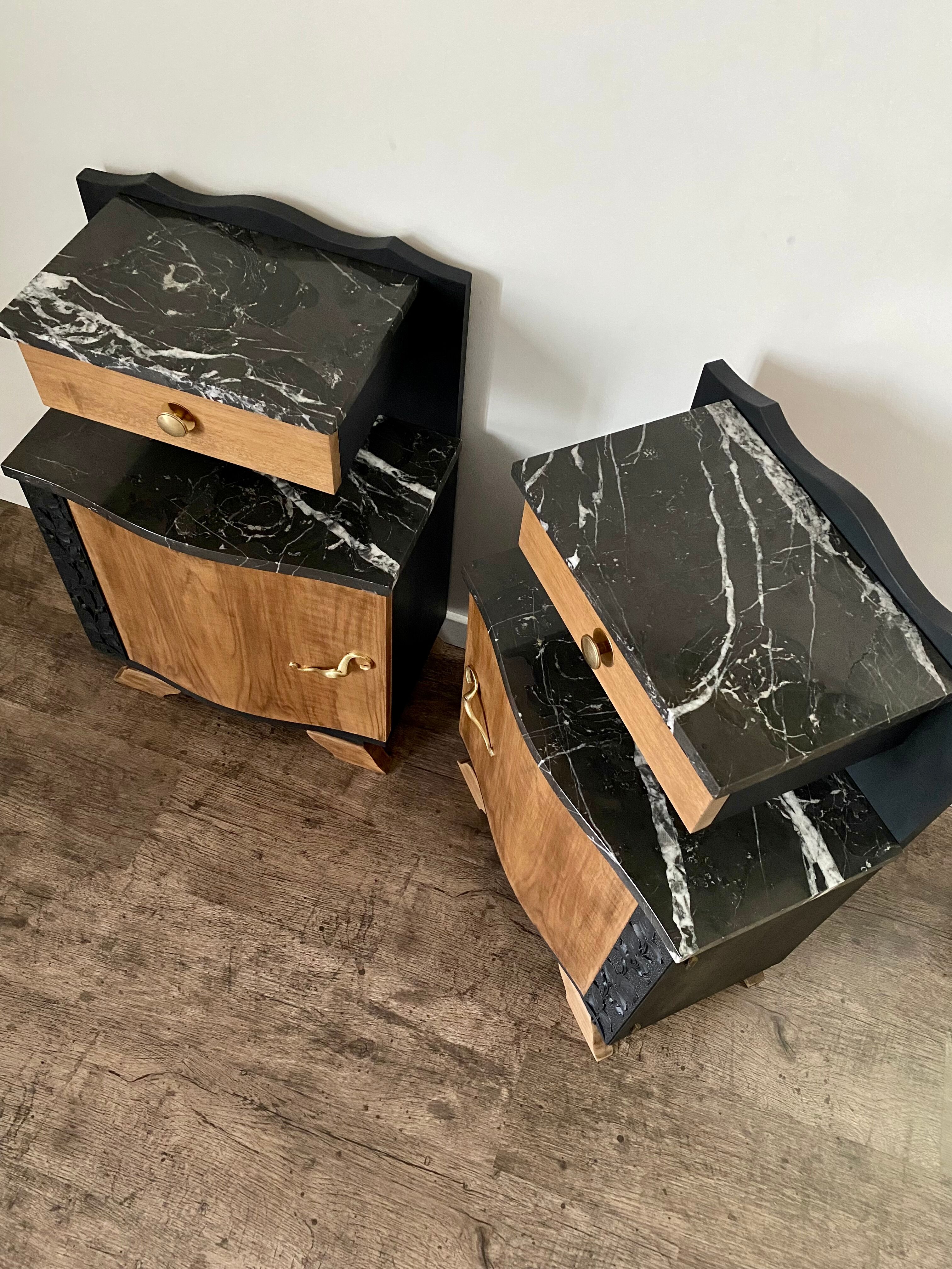 Paire de chevets Art Deco noir et bois