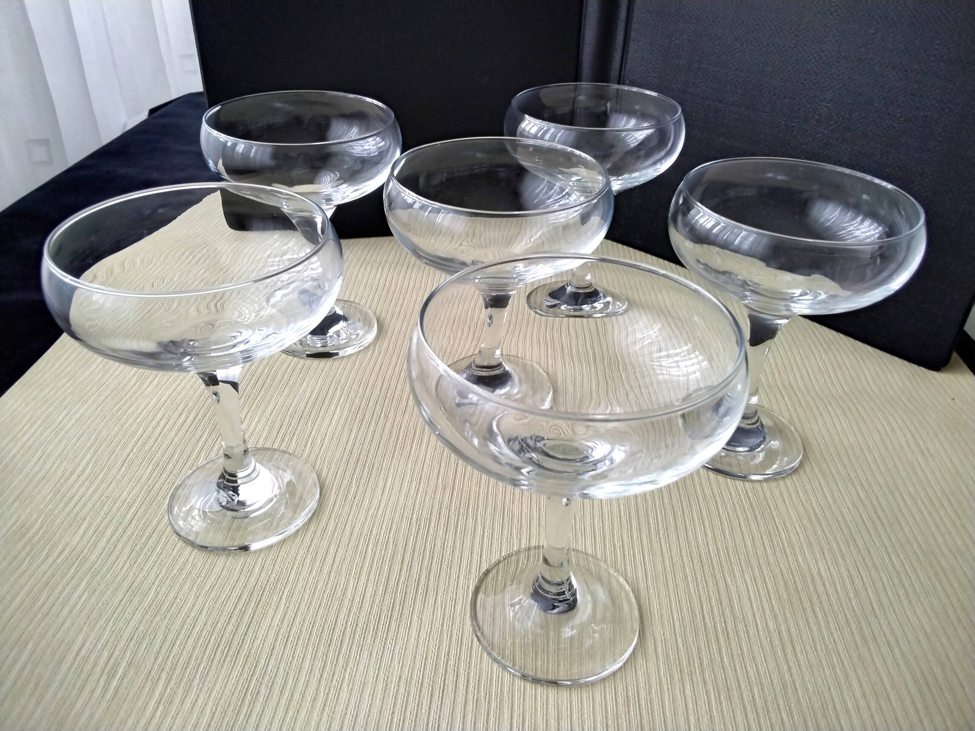 6 Large champagne glasses in plain glass or for starters or desserts