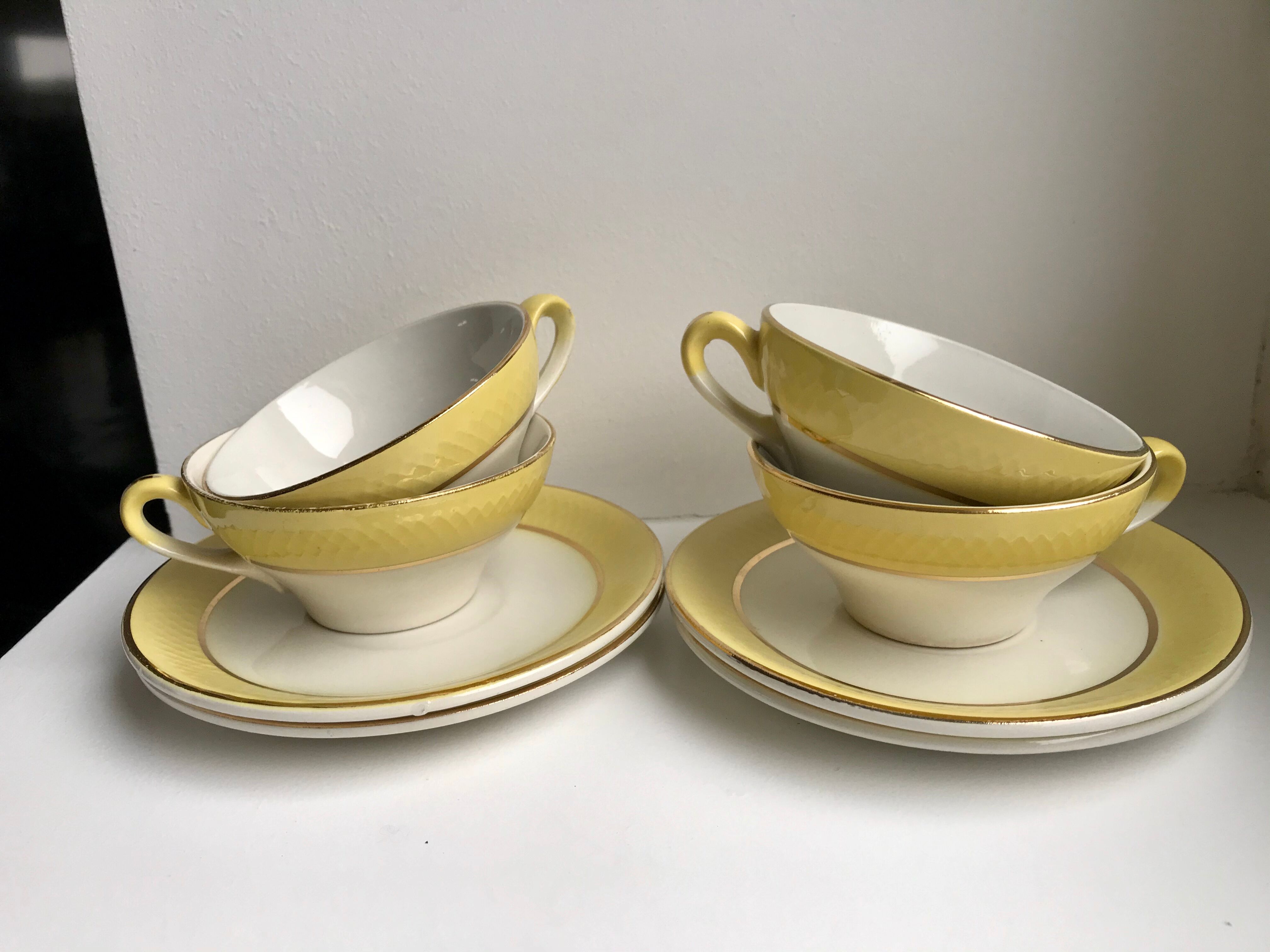Lot de 4 tasses et sous-tasses jaune canari moulin des loups années 50