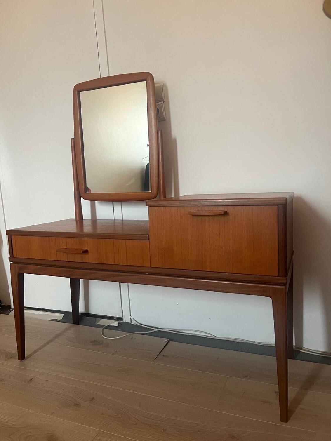 Coiffeuse en teck scandinave vintage