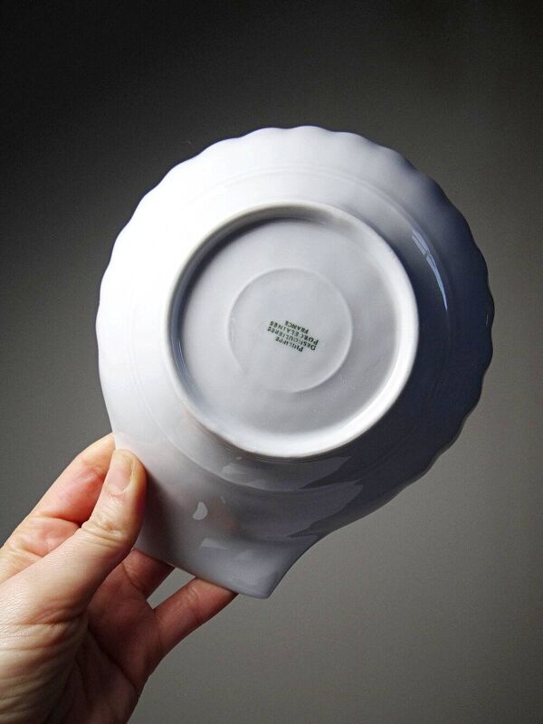 Suite de 6 coupelles coquilles en porcelaine de Limoges Philippe Deshoulières