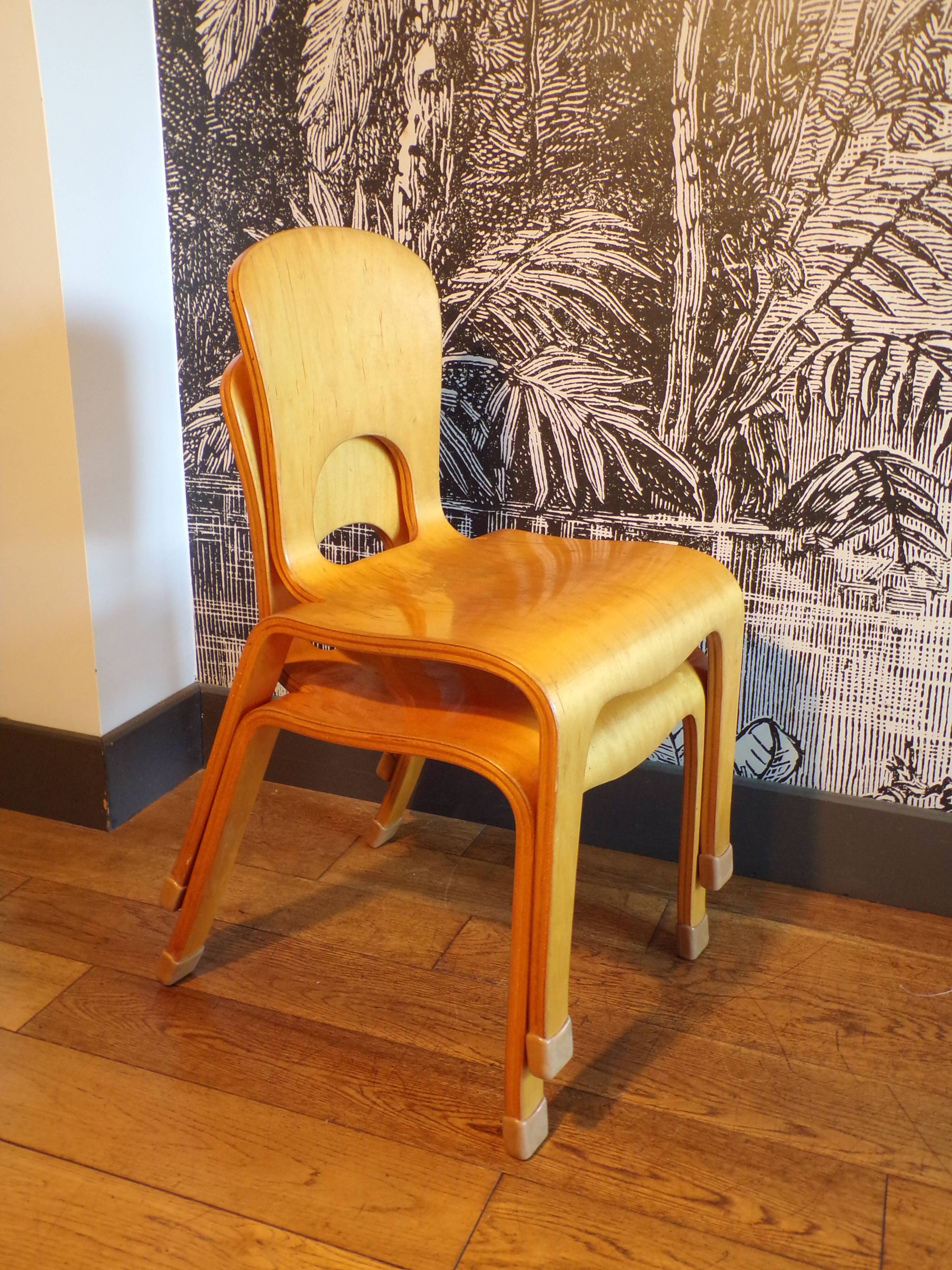 Children's chair in plywood