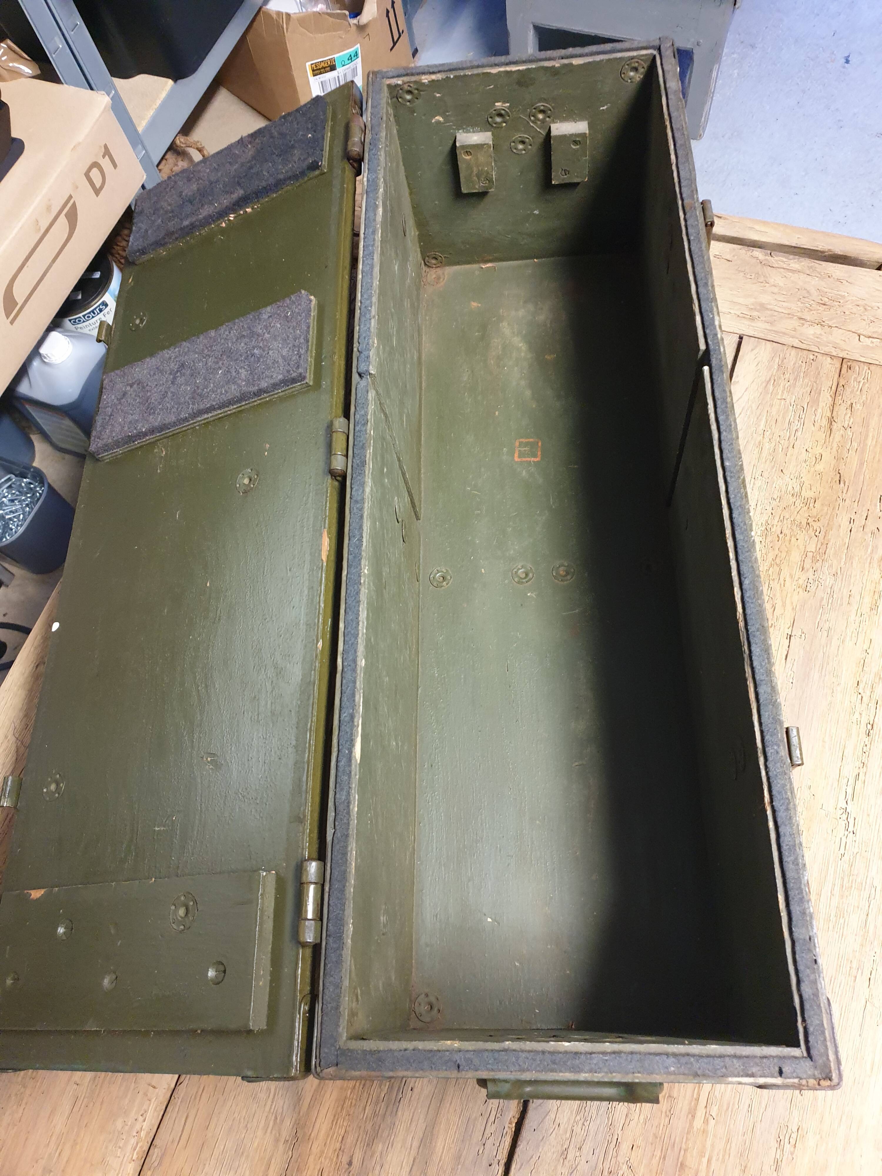 Caisse rangement militaire