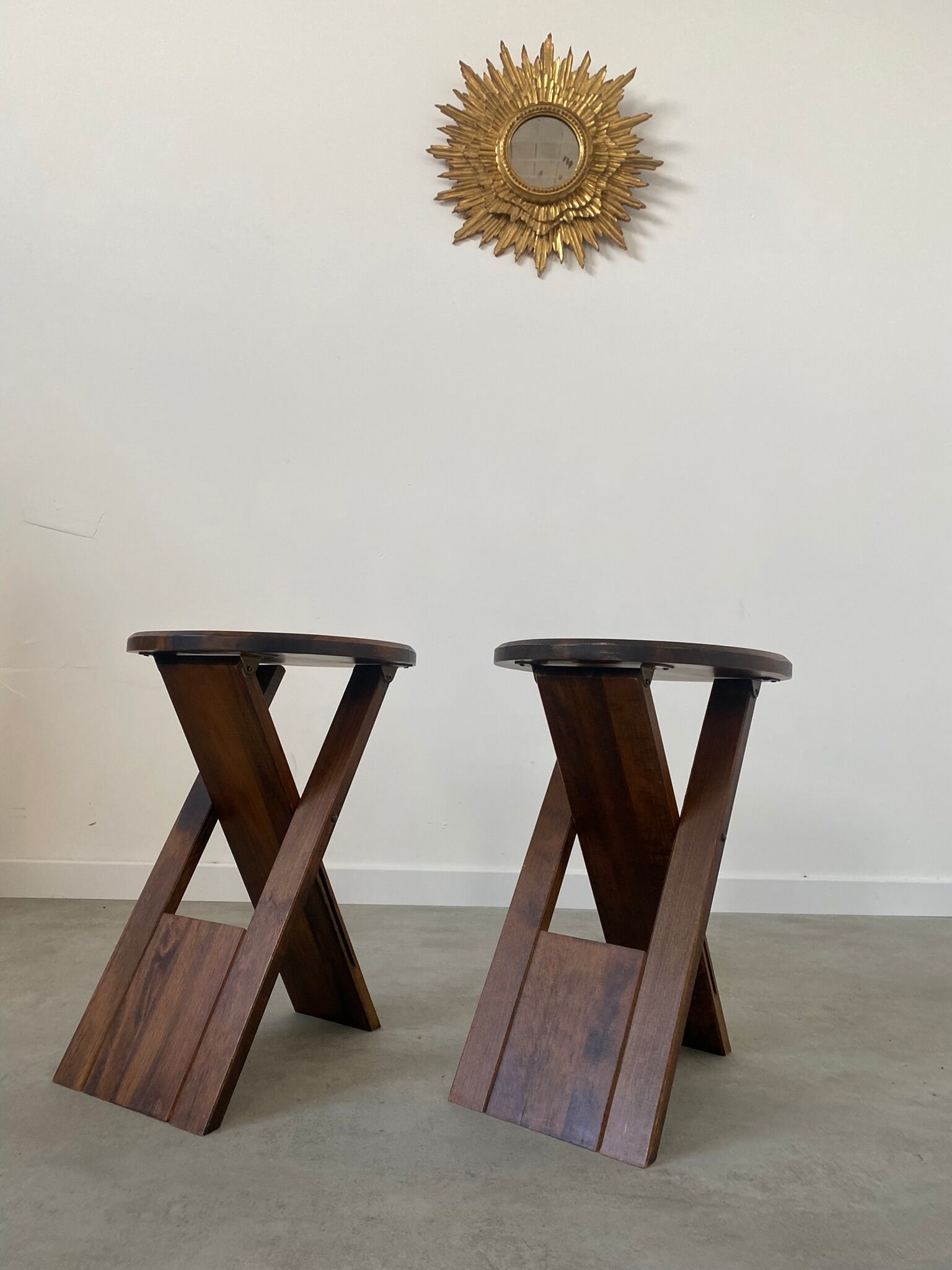 Lot 2 wooden stools