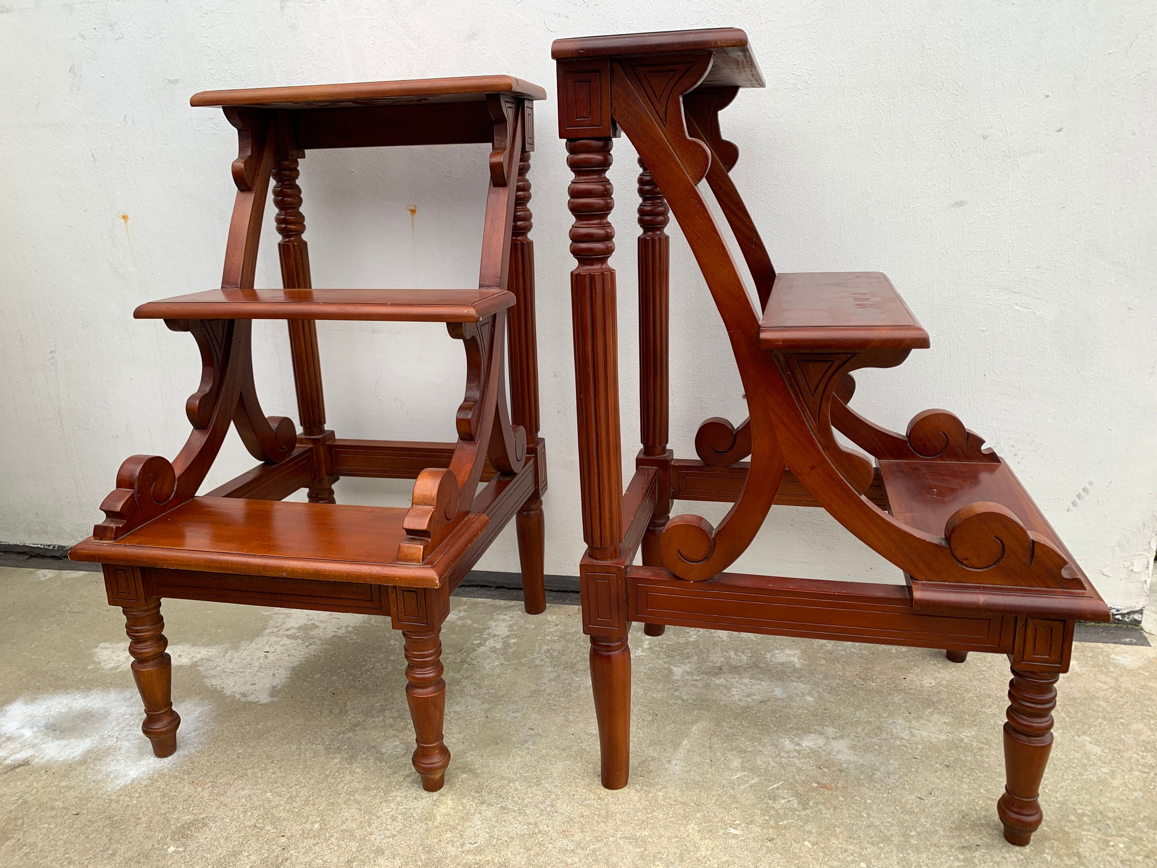 Escabeau anglais en bois XXème siècle