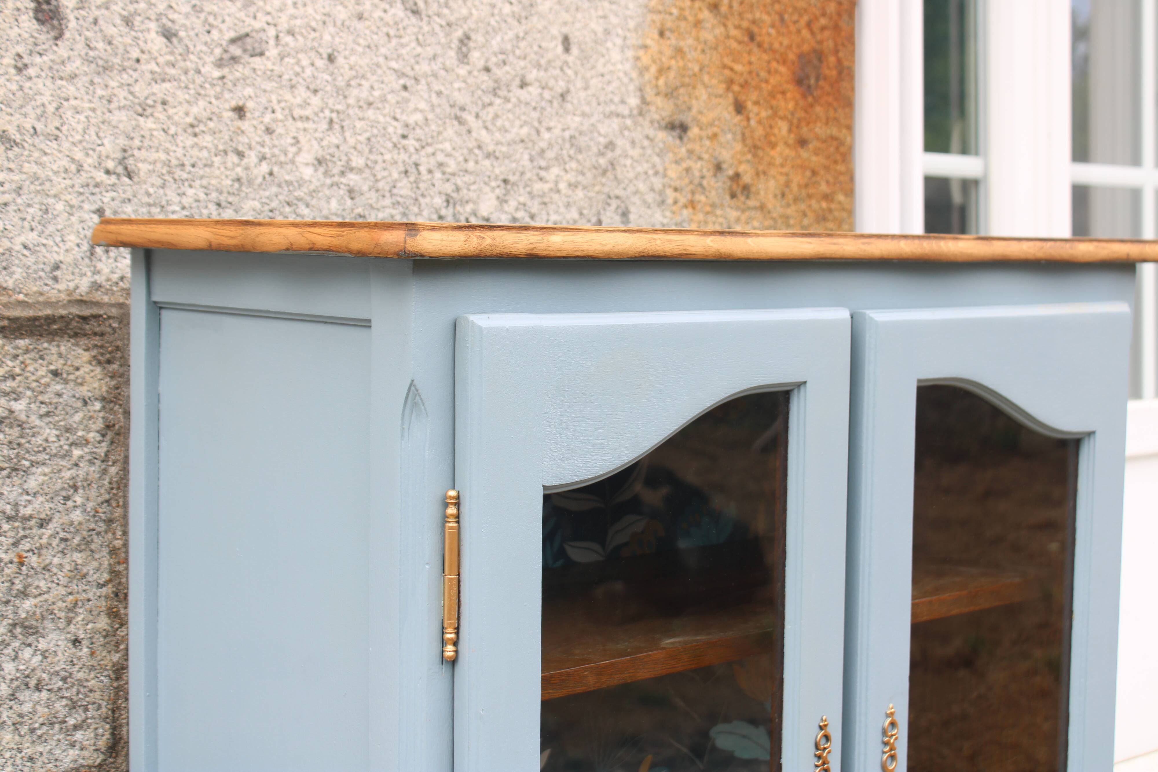 ADOPTÉE Ancien haut de buffet art déco en pin massif