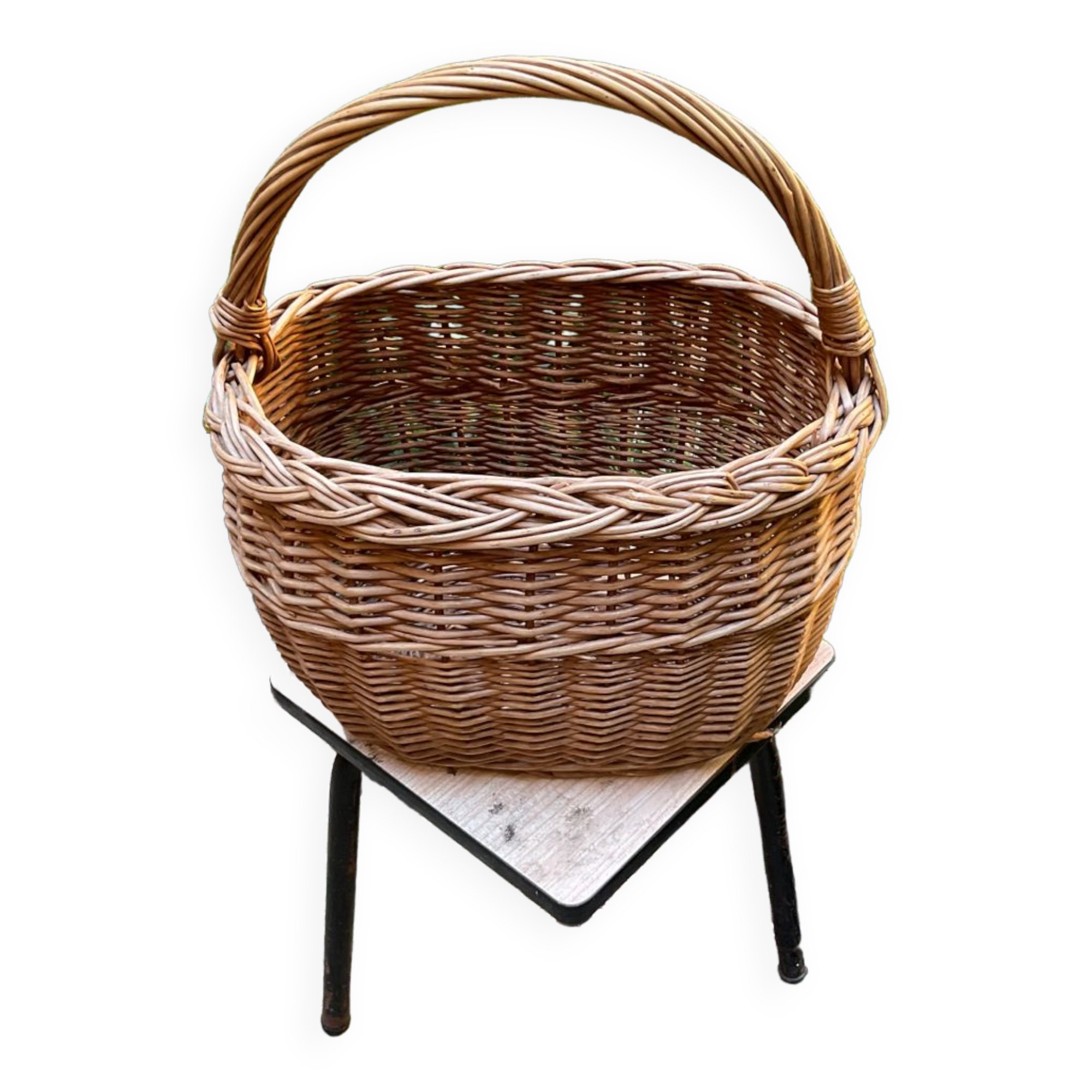 Vintage wicker basket 70