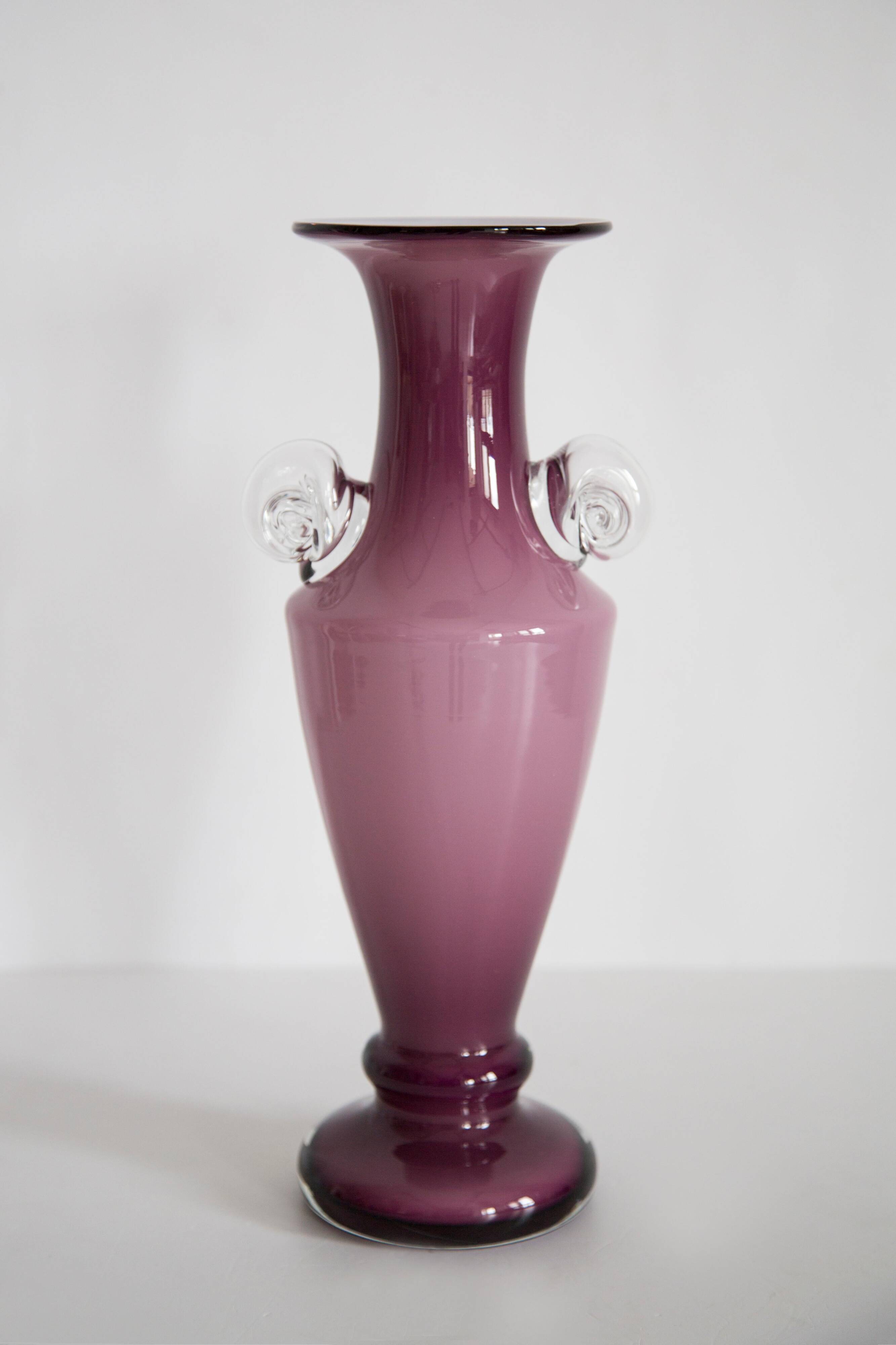 Vase décoratif en verre violet vintage de style milieu du siècle, Europe, années 1960