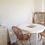 Scandinavian extendable table with butterfly extensions