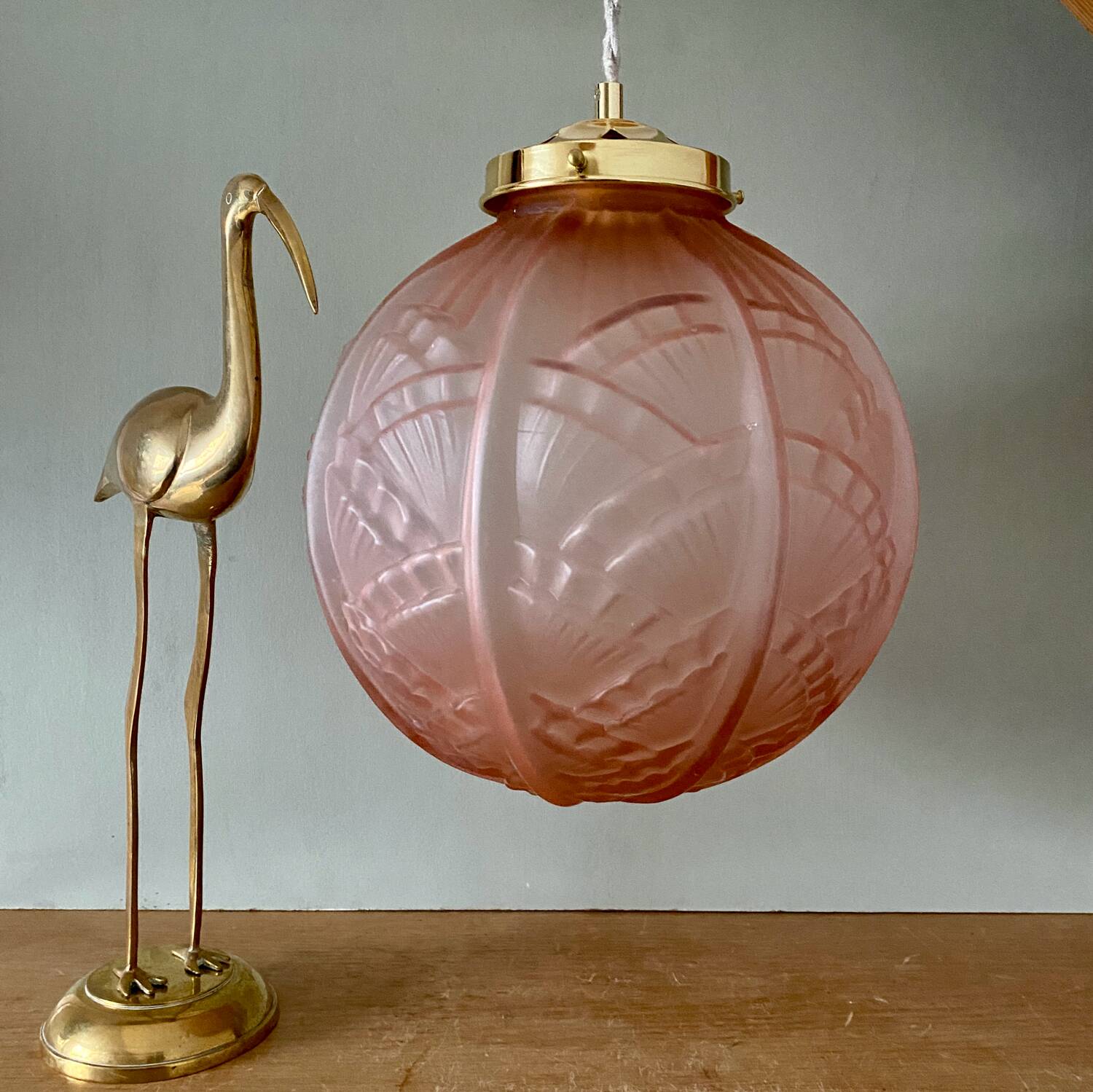 Vintage art deco globe pendant light in pink frosted glass
