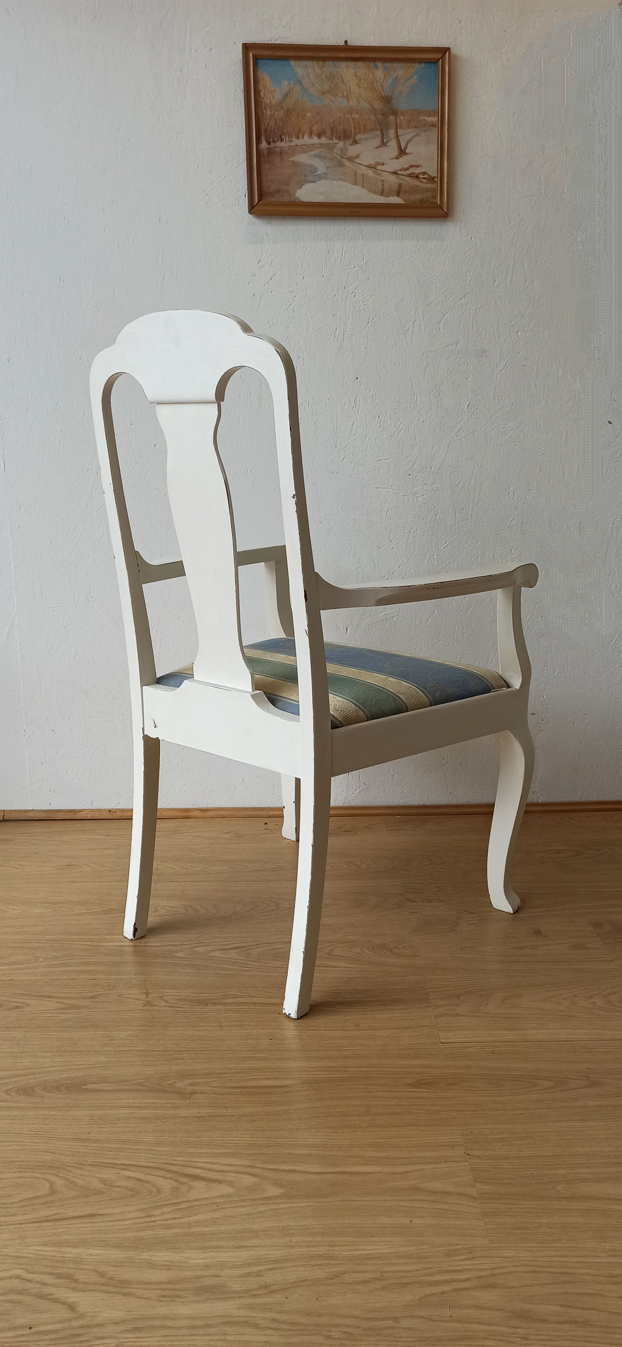 White throne / chair sweden