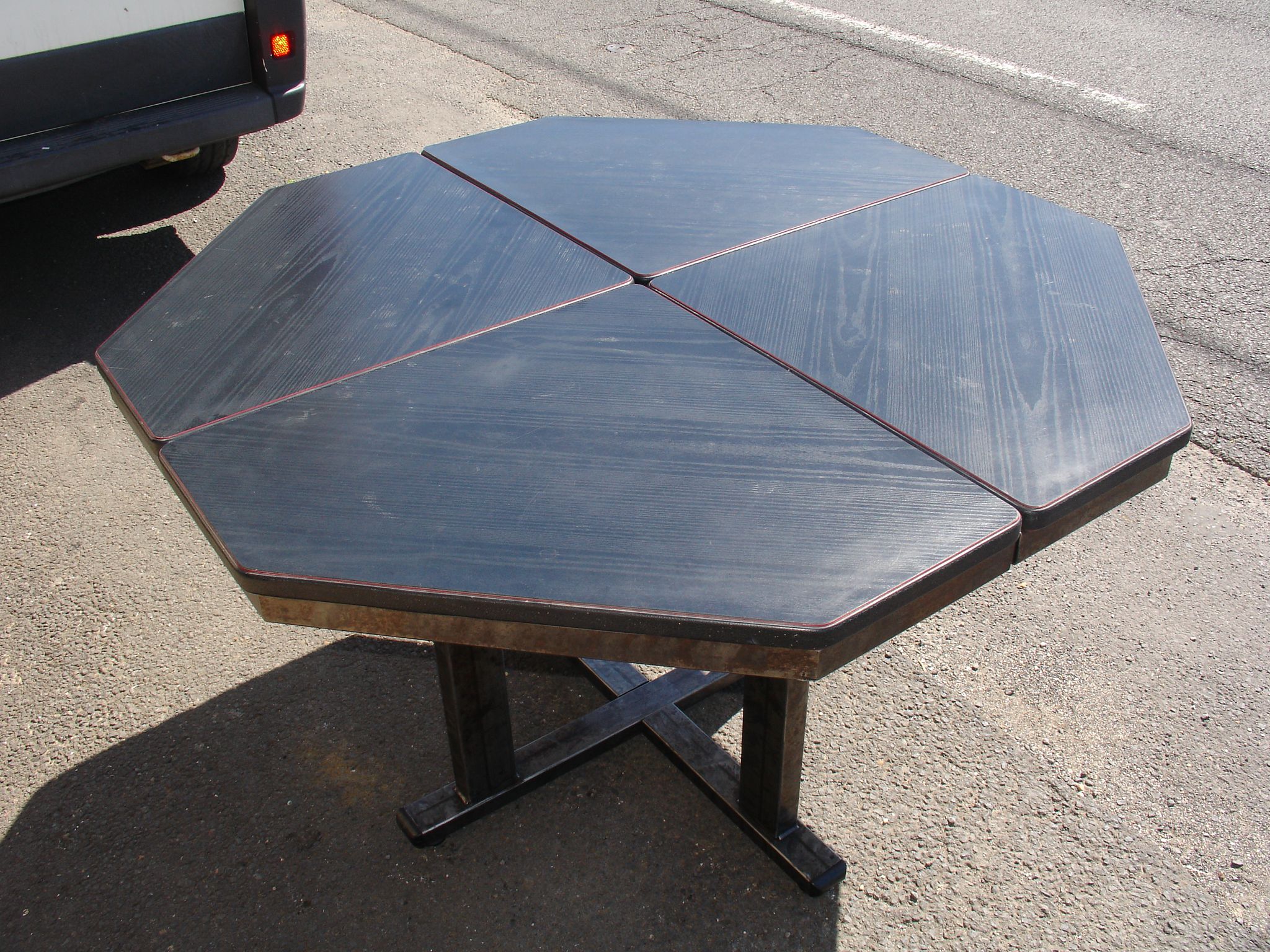 Table vers 1980 en acier et stratifié frène noir