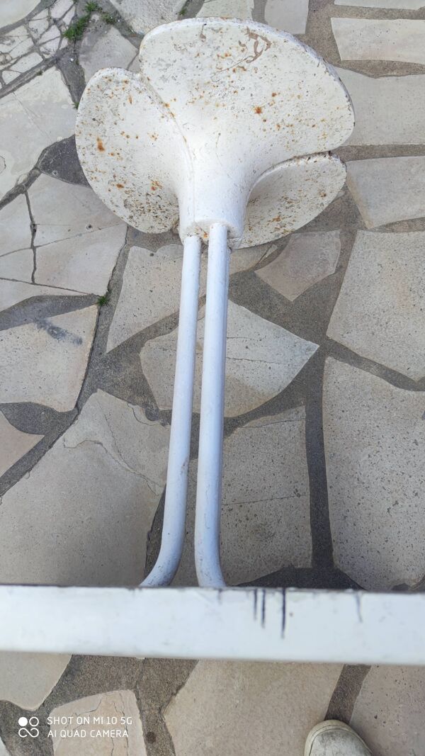 Table de jardin ou bistrot  pied acier et fibre plateau vers 1970