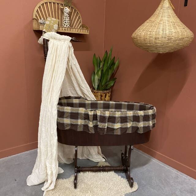 Berceau à bascule en bois 19ème