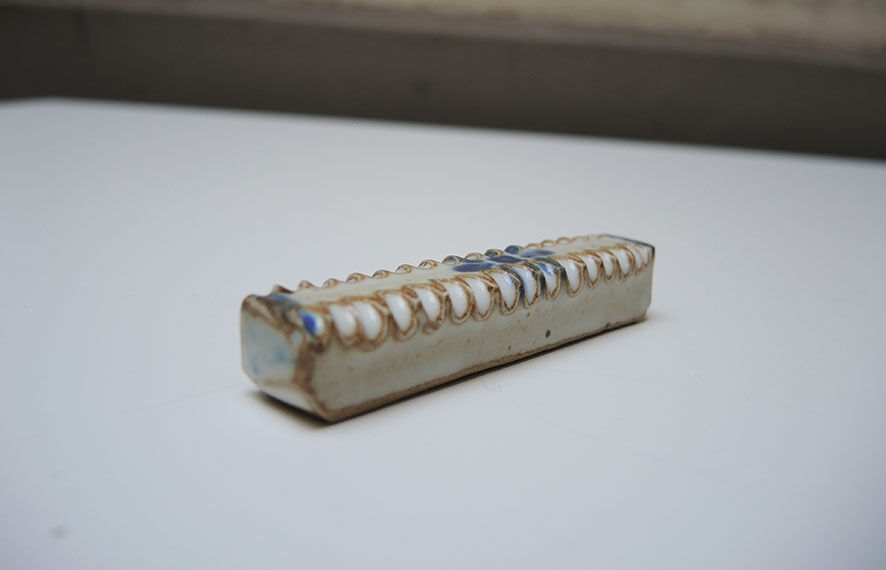 6 old blue flower terracotta knife holders