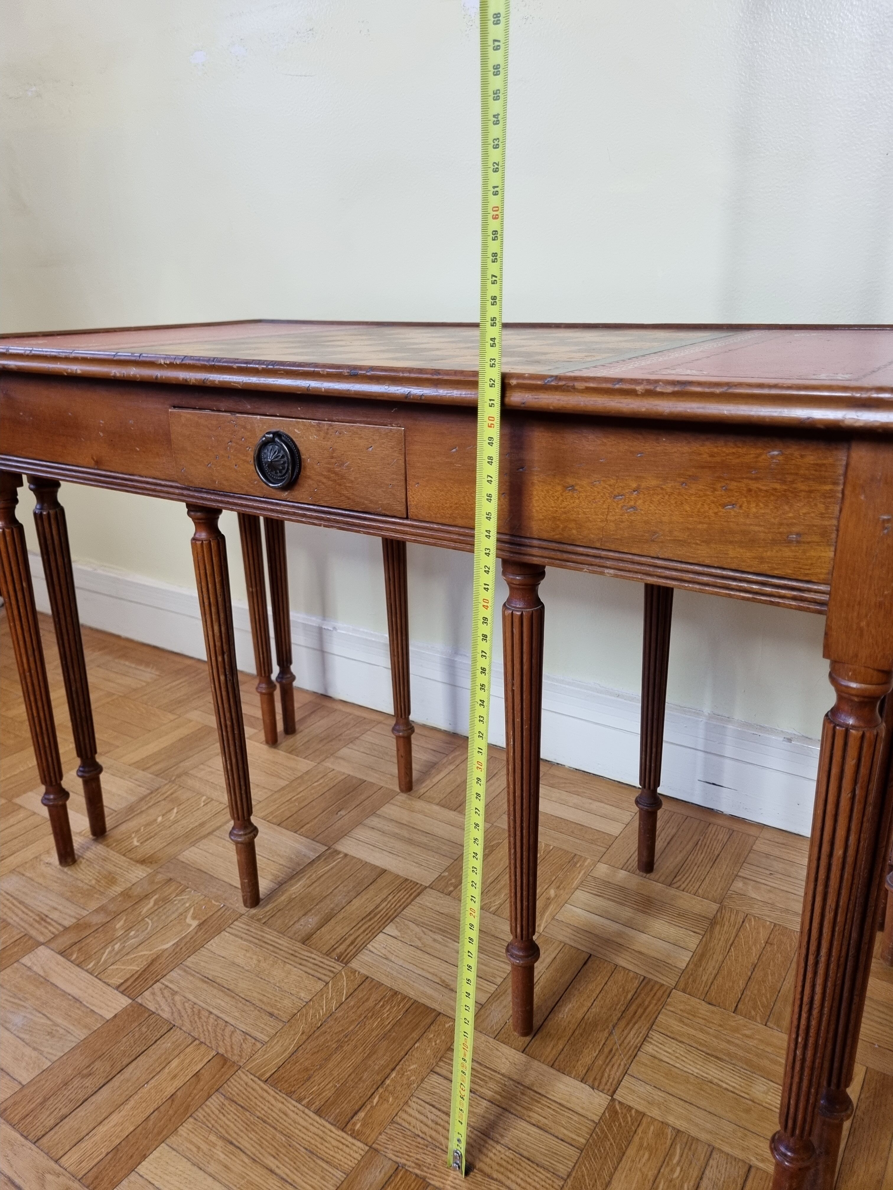 Louis Philippe style chess table and chess game with leather and wood tablets