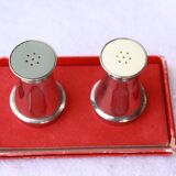Salt and pepper shaker set