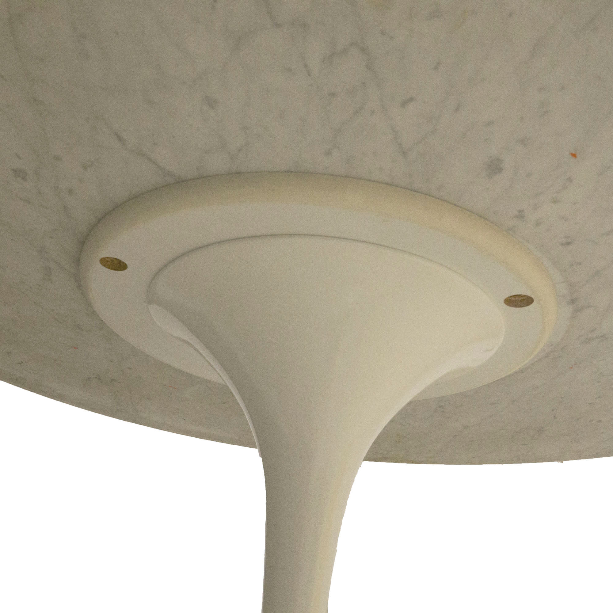 Round table Tulip in Calacatta marble by Eero Saarinen, Knoll