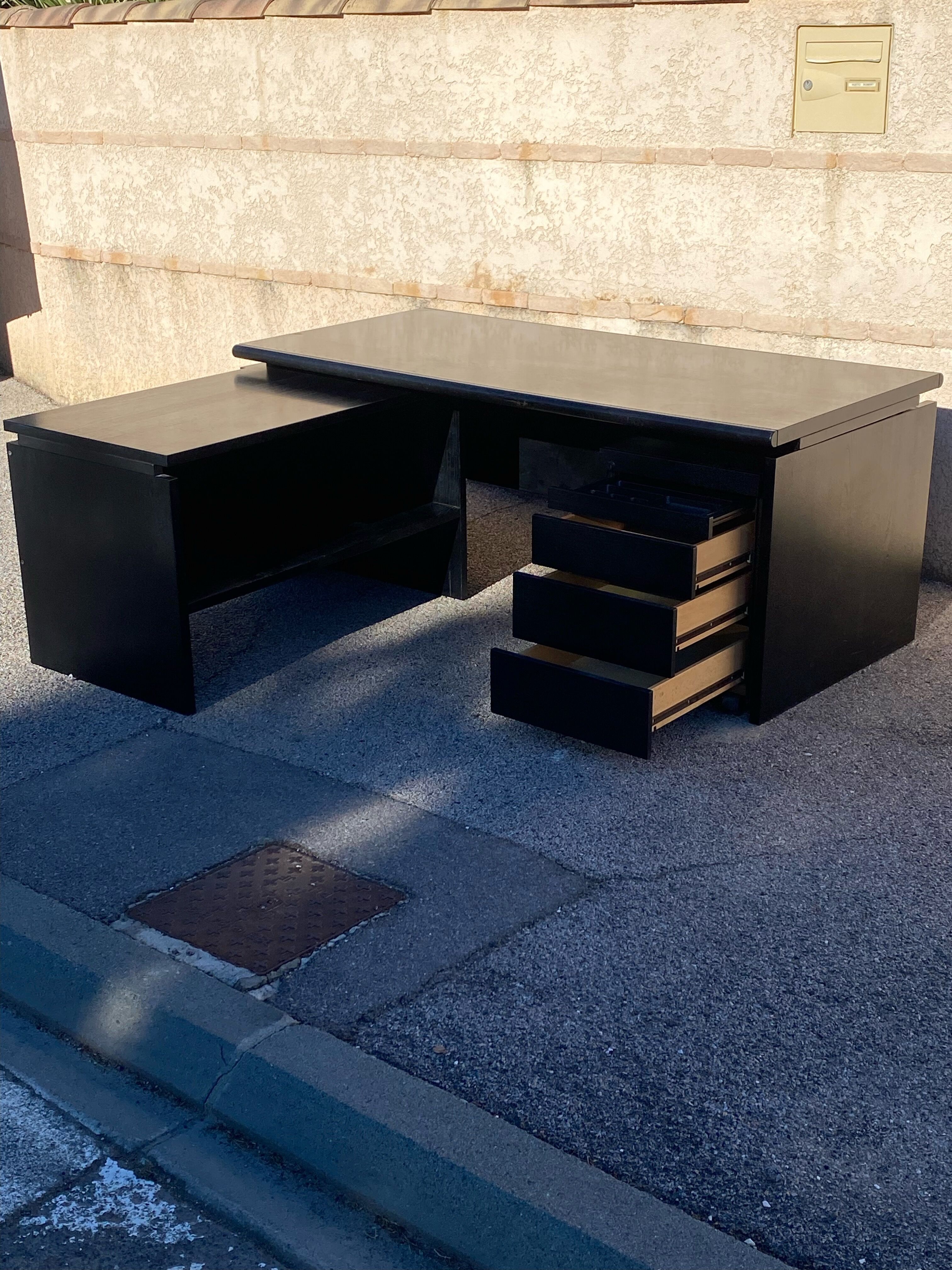 Important office with return, Italian design, black lacquered wood, Nègroni edition, late 80s