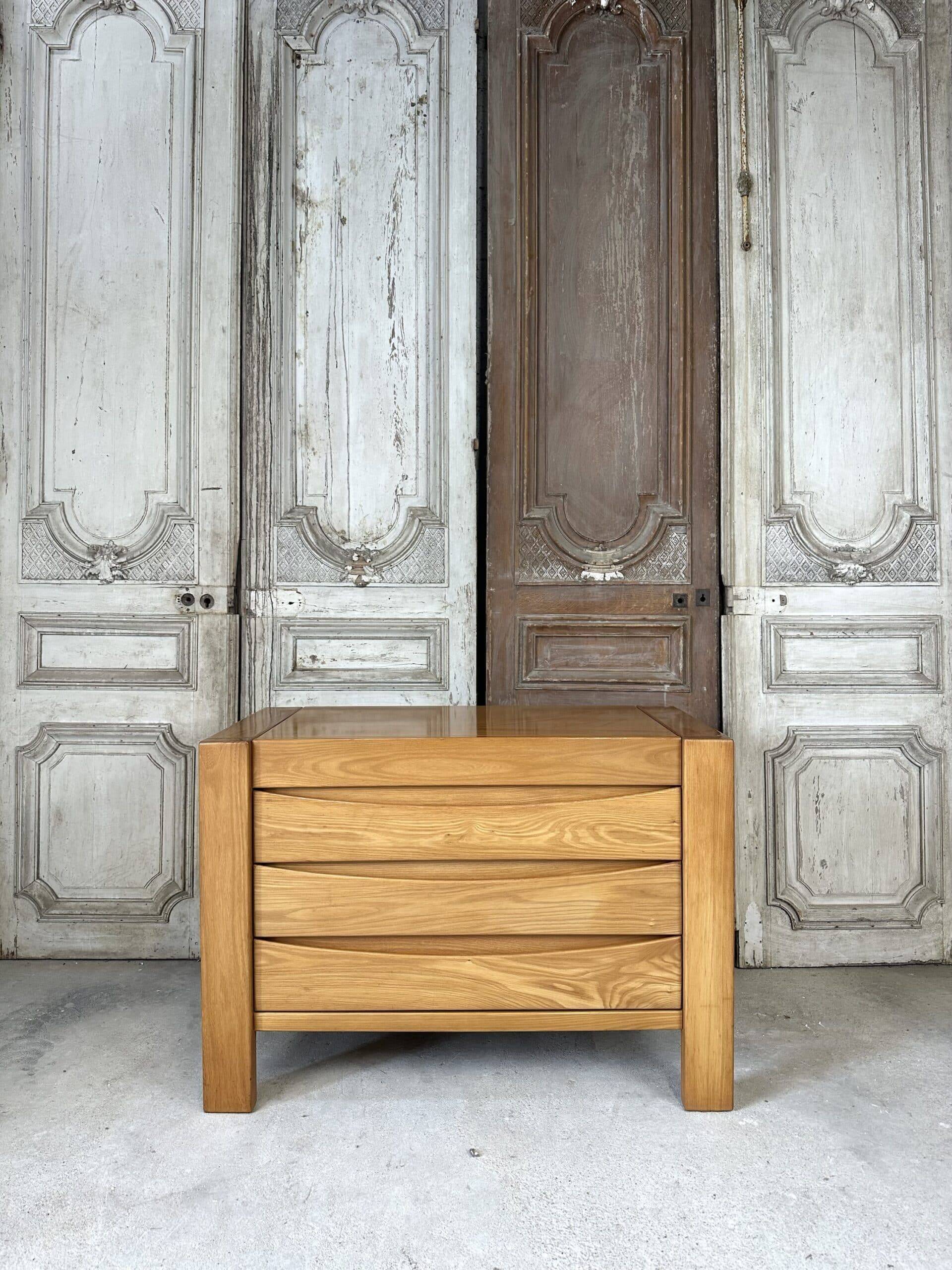 Regain style chest of drawers in elm from around 1980-90.