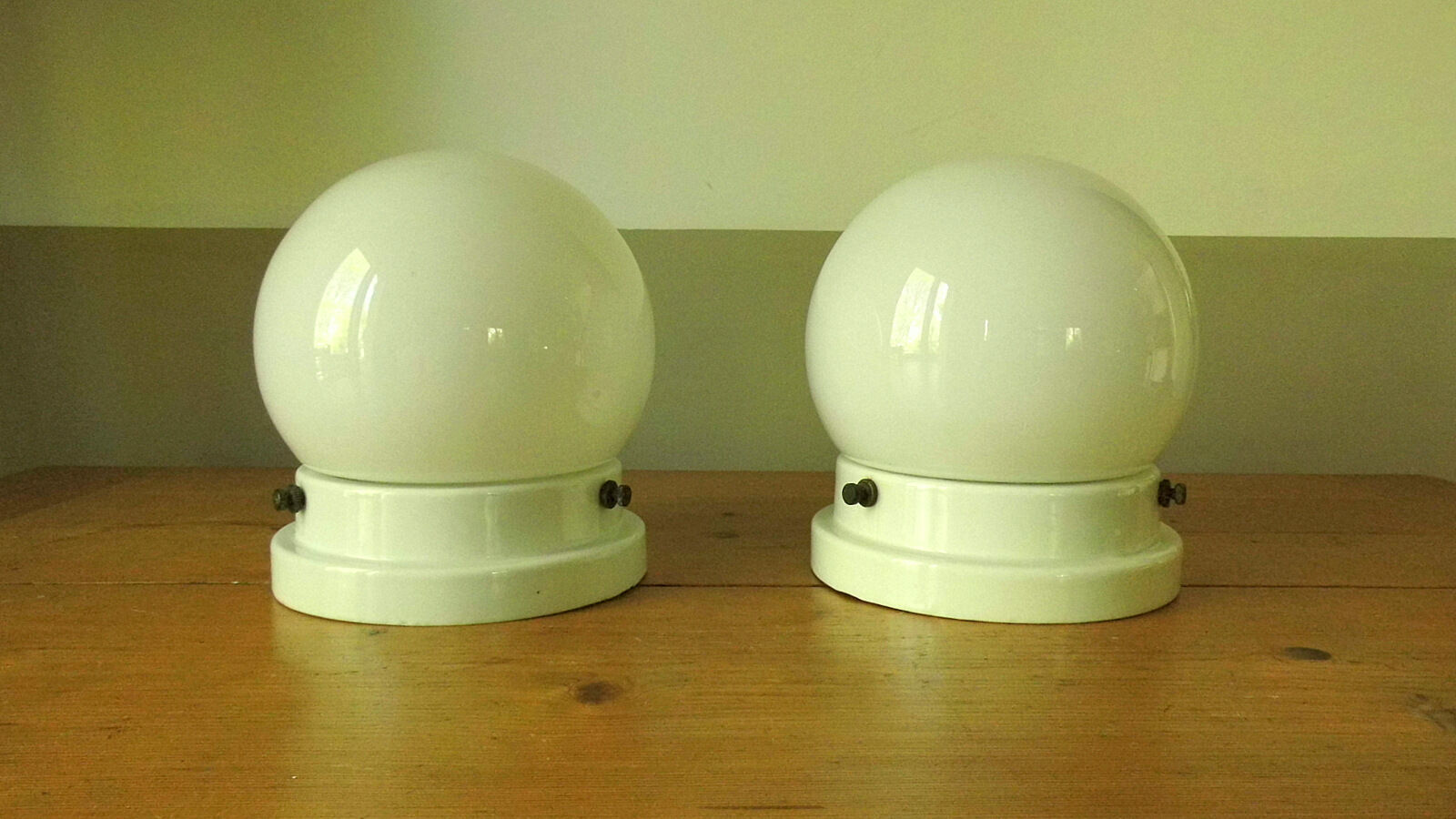 Ceiling lights with glass ball and foot porcelain