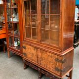 Vitrine racine de noyer, noyer