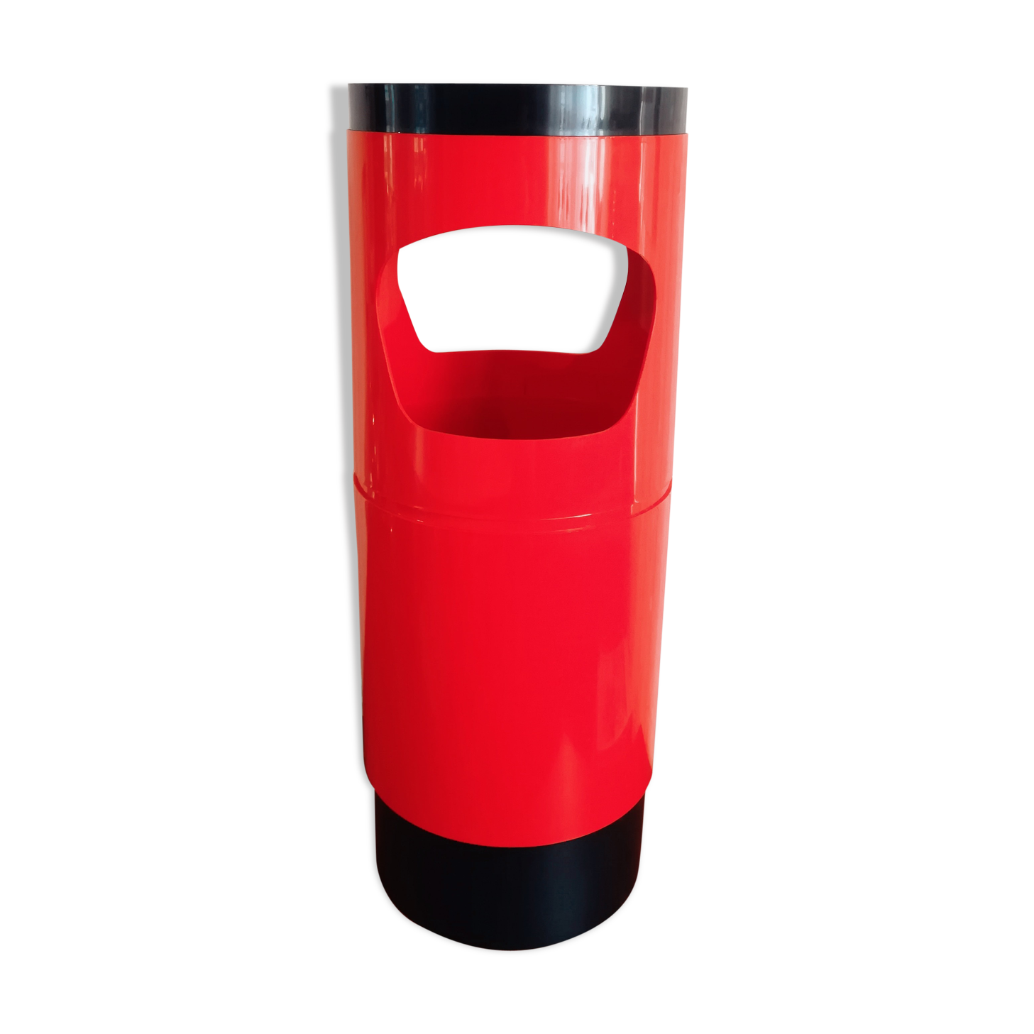 Jean-René Talopp's umbrella door for Manade