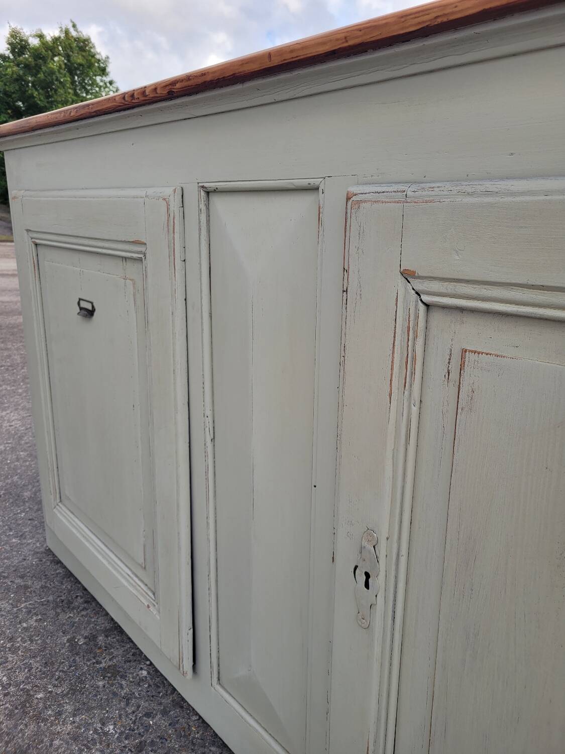 Grand buffet en bois massif
