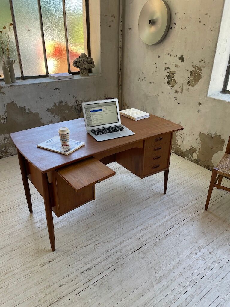 Scandinavian "boomerang" two-sided teak desk Midtjydsk Mobelfabrilk