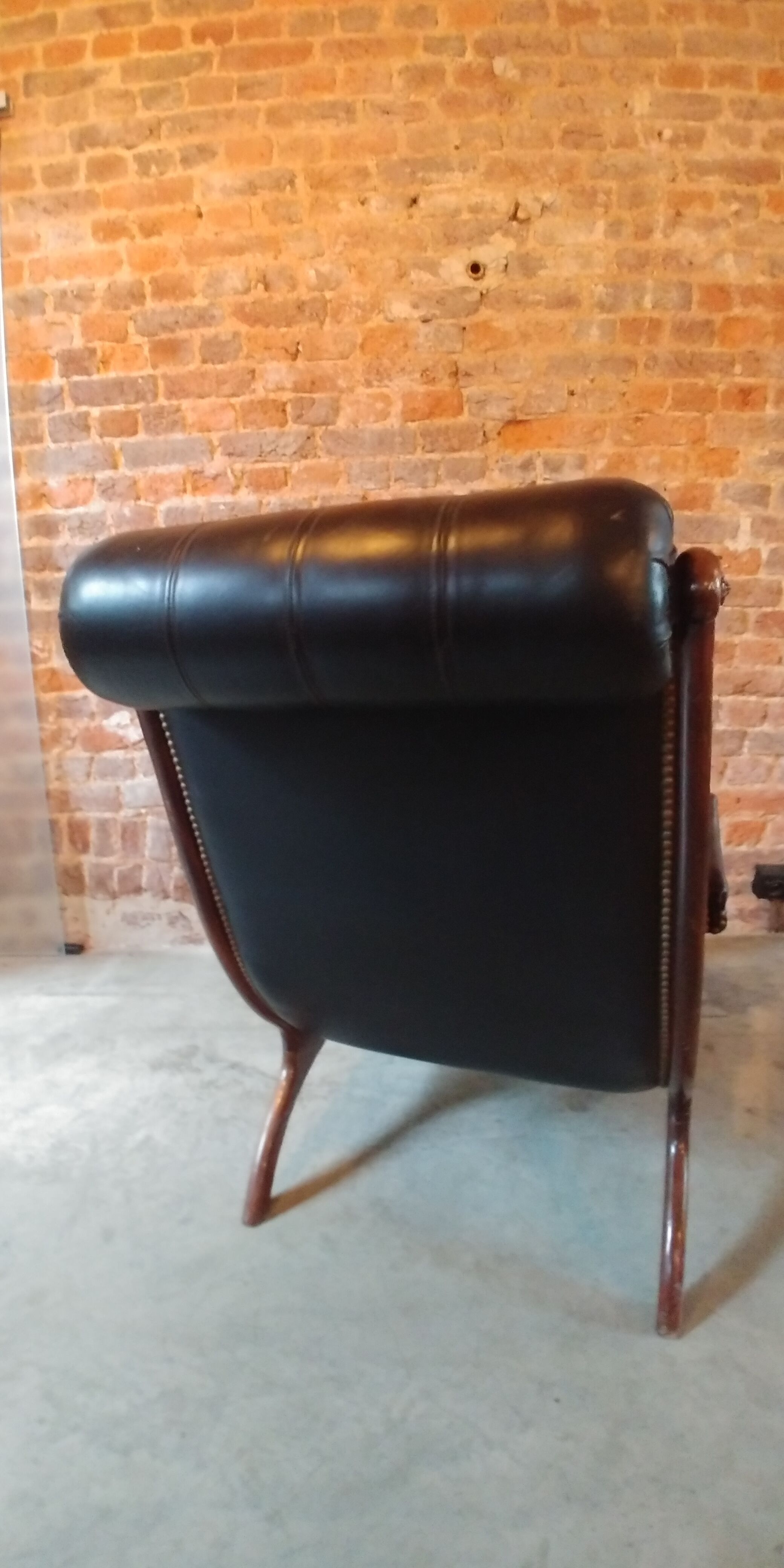 Chesterfield Victoria