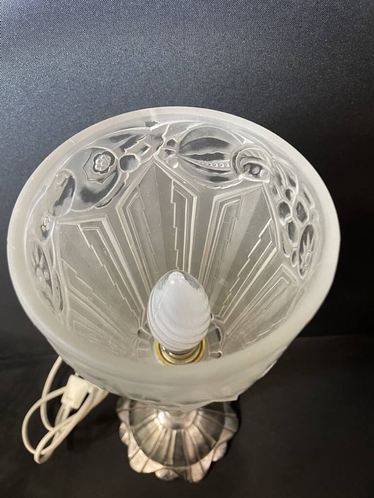 Art Deco table lamp – Silver bronze & pressed/molded glass