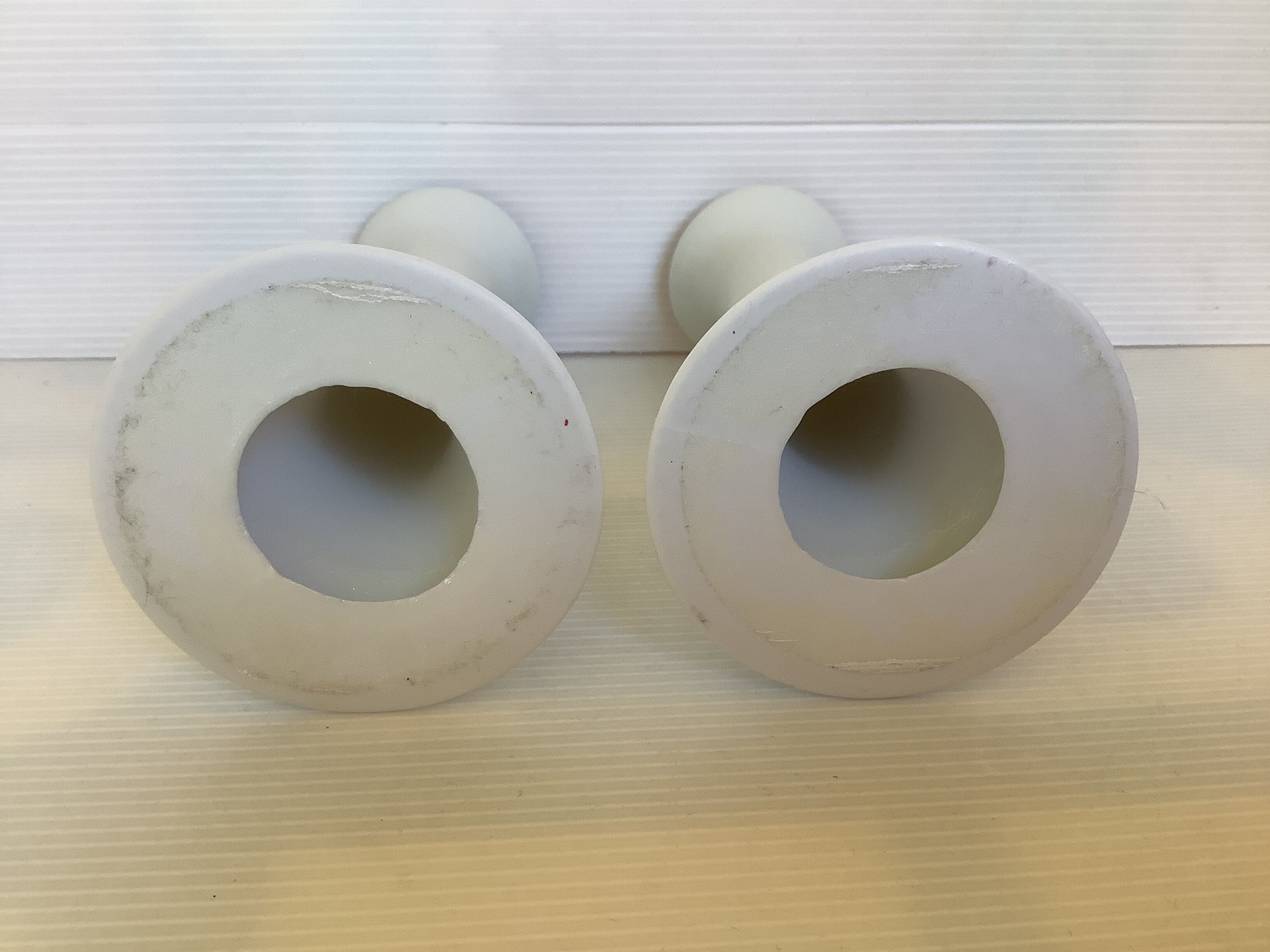 Pair of candle holders white