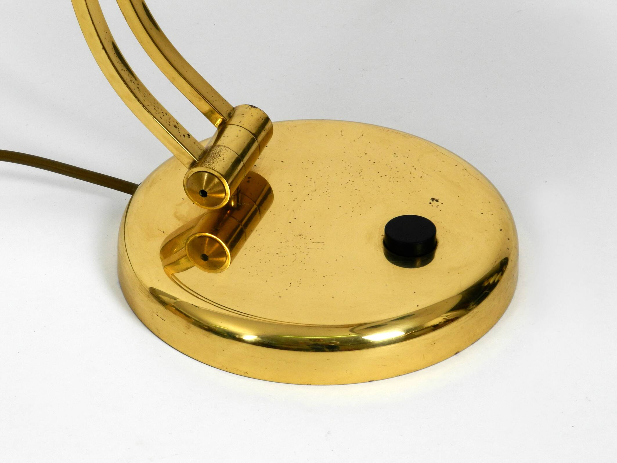 Huge 1970s brass table lamp with adjustable neck and shade from Hillebrand