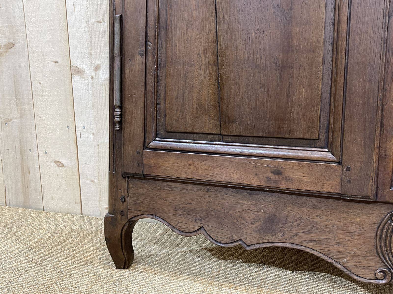 18th-century oak wardrobe front