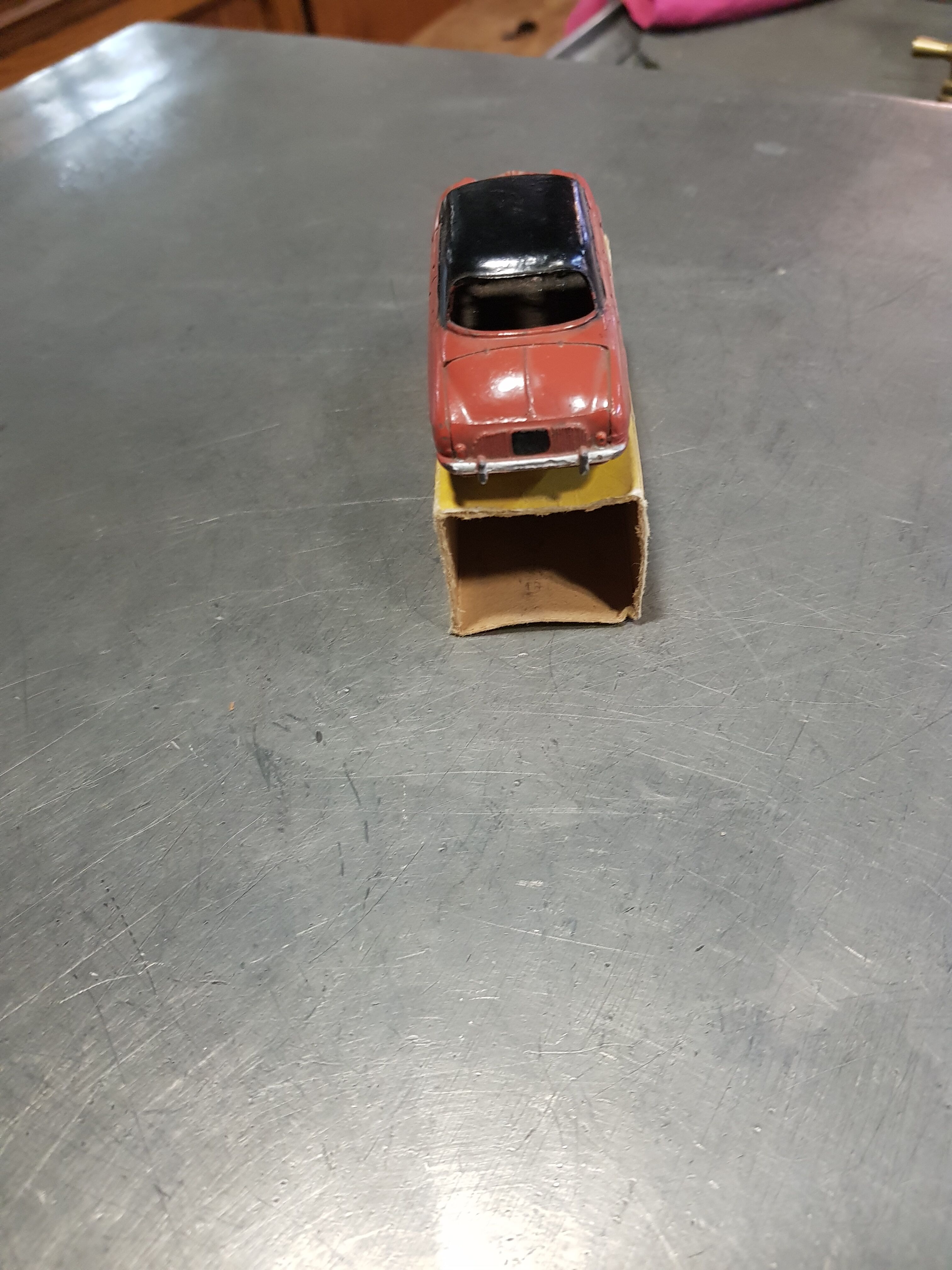 Car Dinky Toys Renault Dauphine with its box