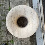Vase en travertin