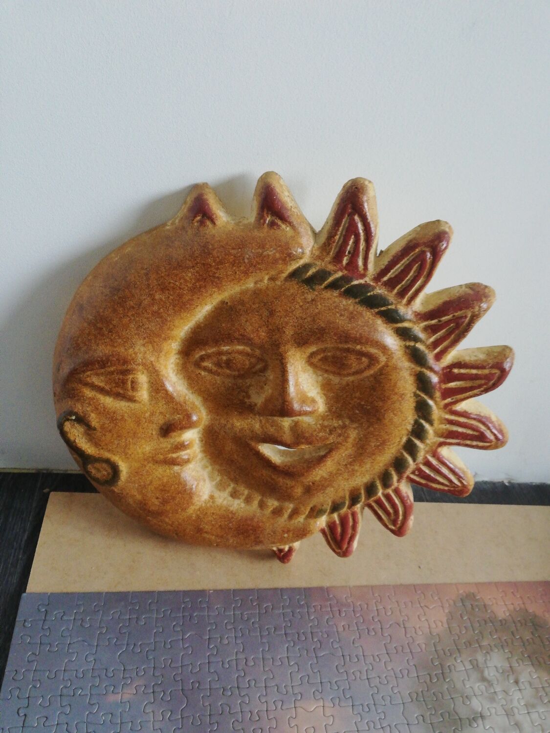 Wall decoration in the shape of sun and moon
