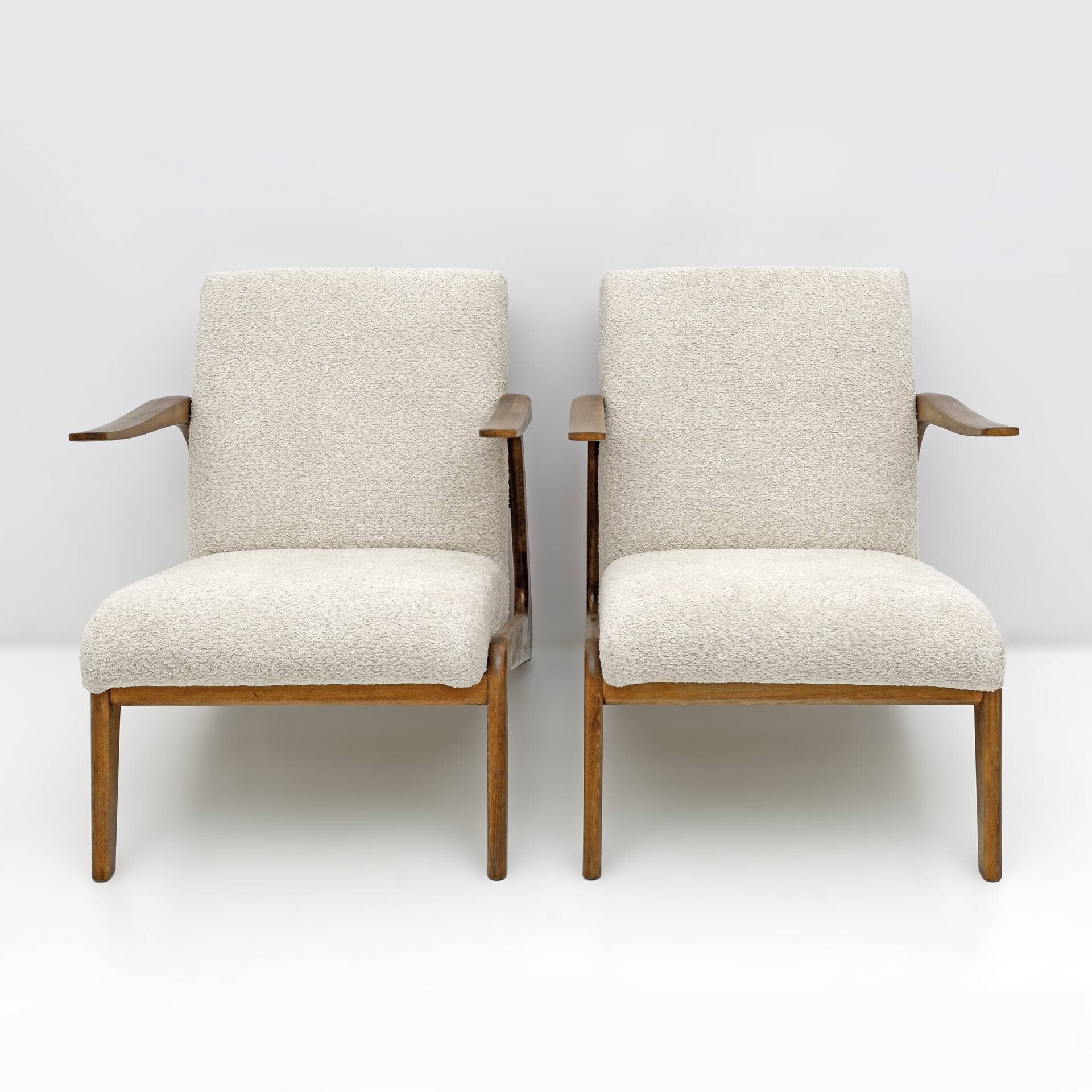 Pair of Mid-Century Modern Italian Bouclè Lounge Chairs, 1970s