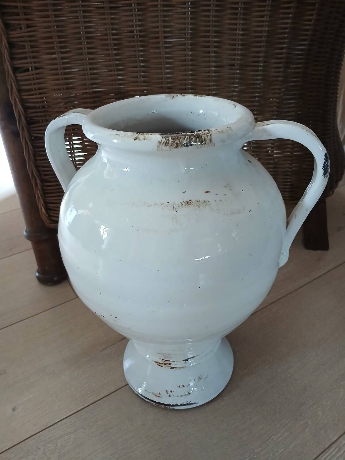 White glazed stoneware jar / pottery