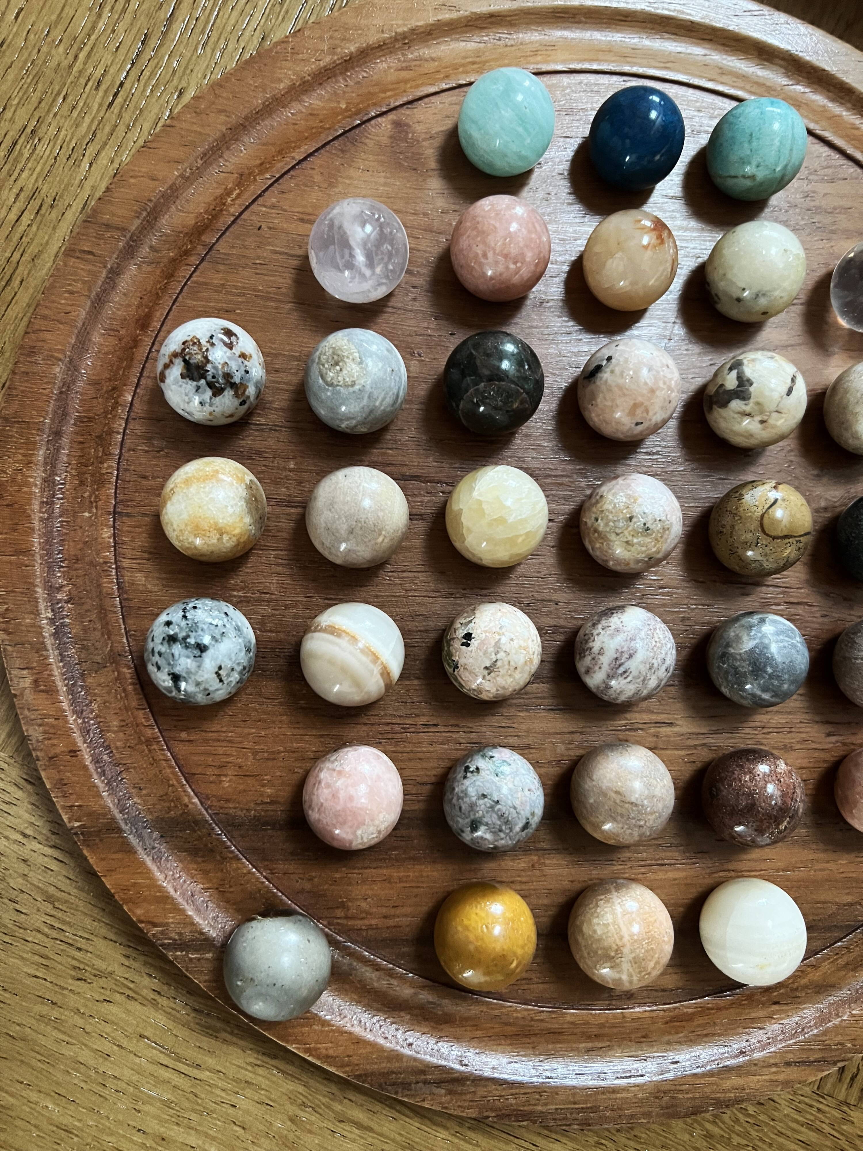 Solitaire game in Rosewood wood and 38 semi-precious stones