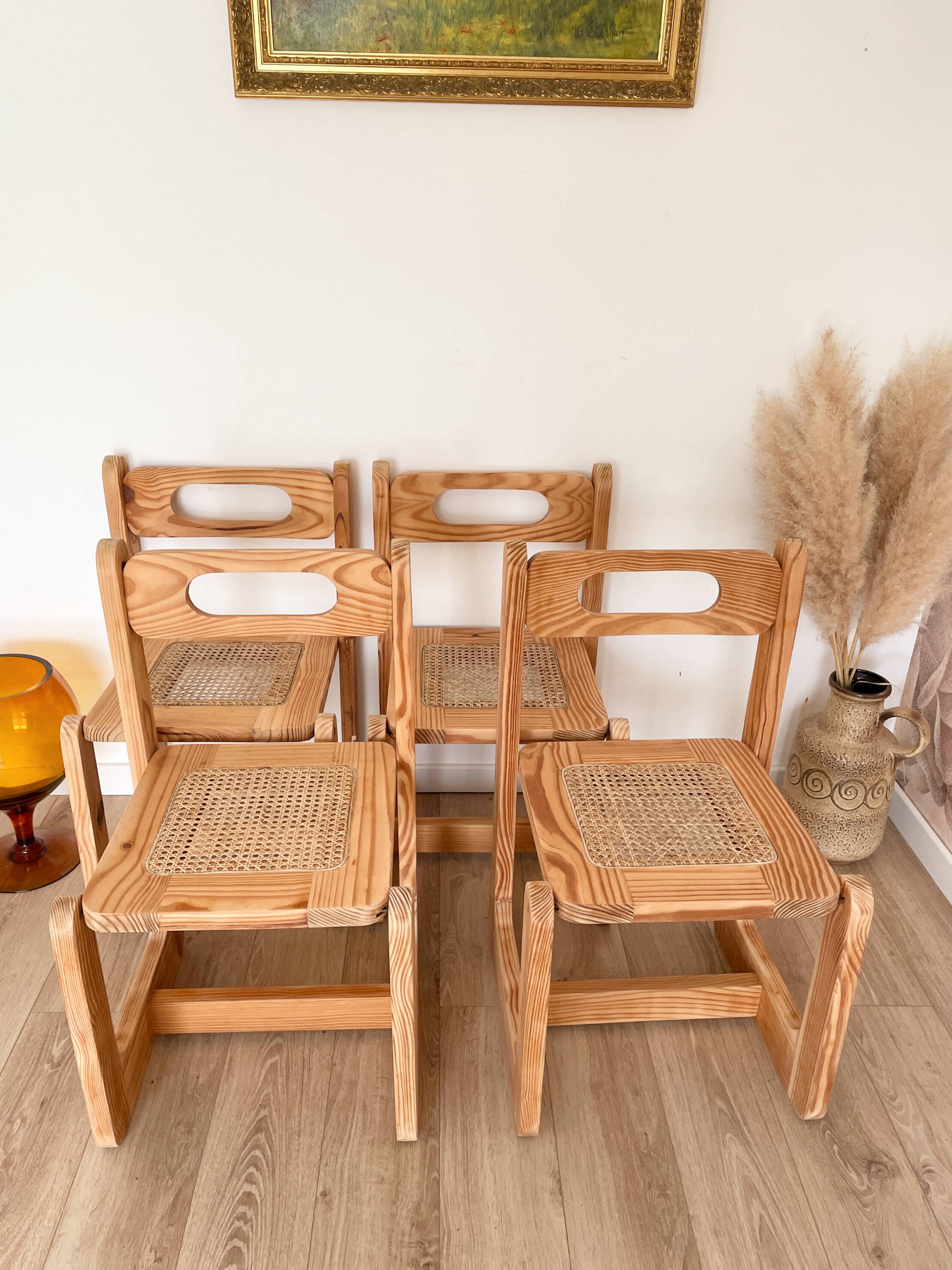 Ensemble de 4 chaises en bois et cannage - années 1960-70
