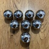 8 chrome-plated brass ball buttons