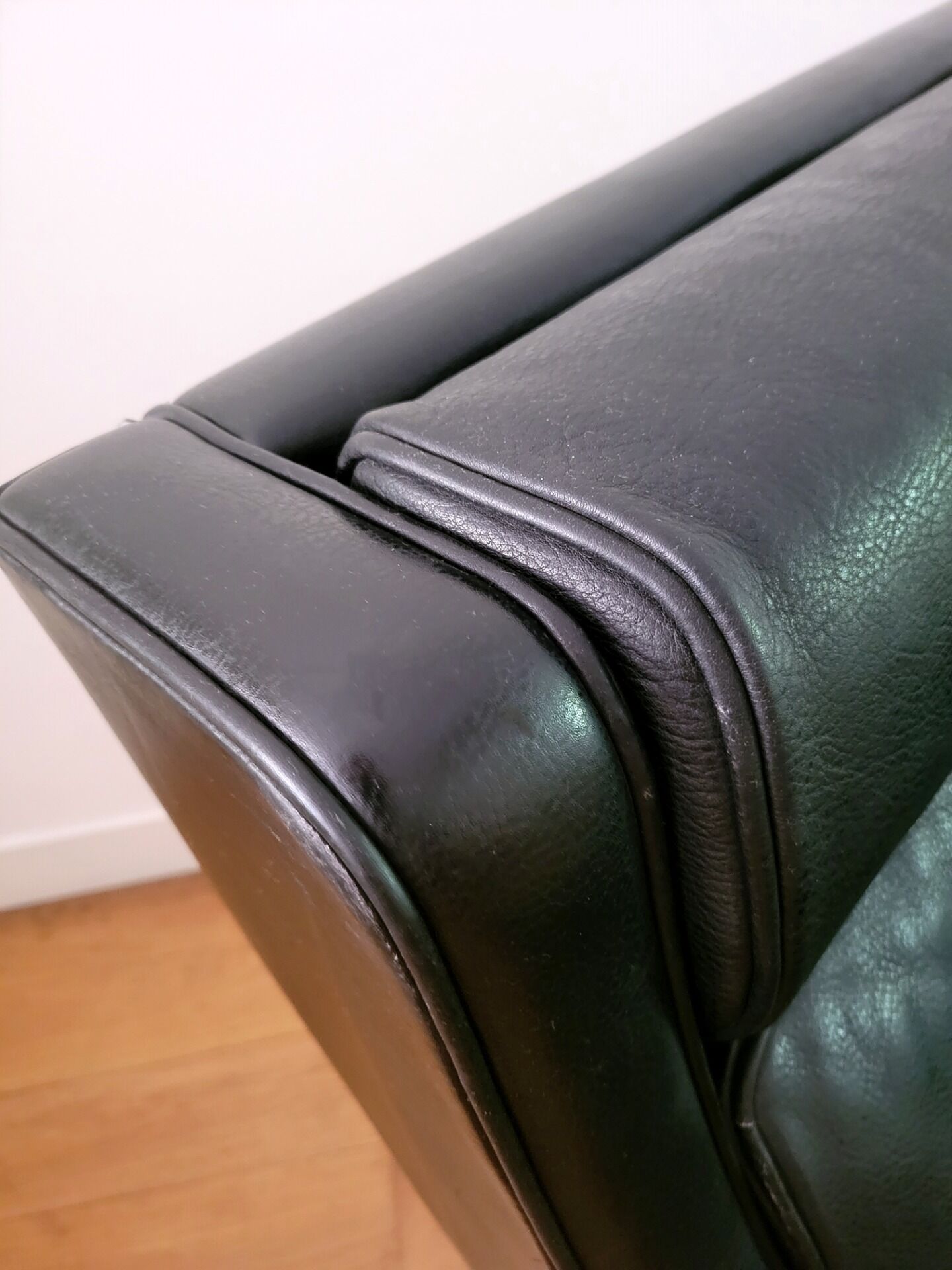 Vintage wingback chair 2431 with ottoman by Børge Mogensen for Fredericia