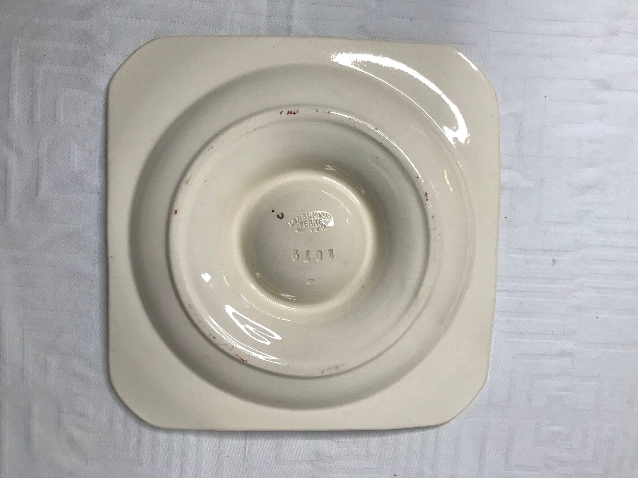 Old square plate longchamp XXth ceramic egg display