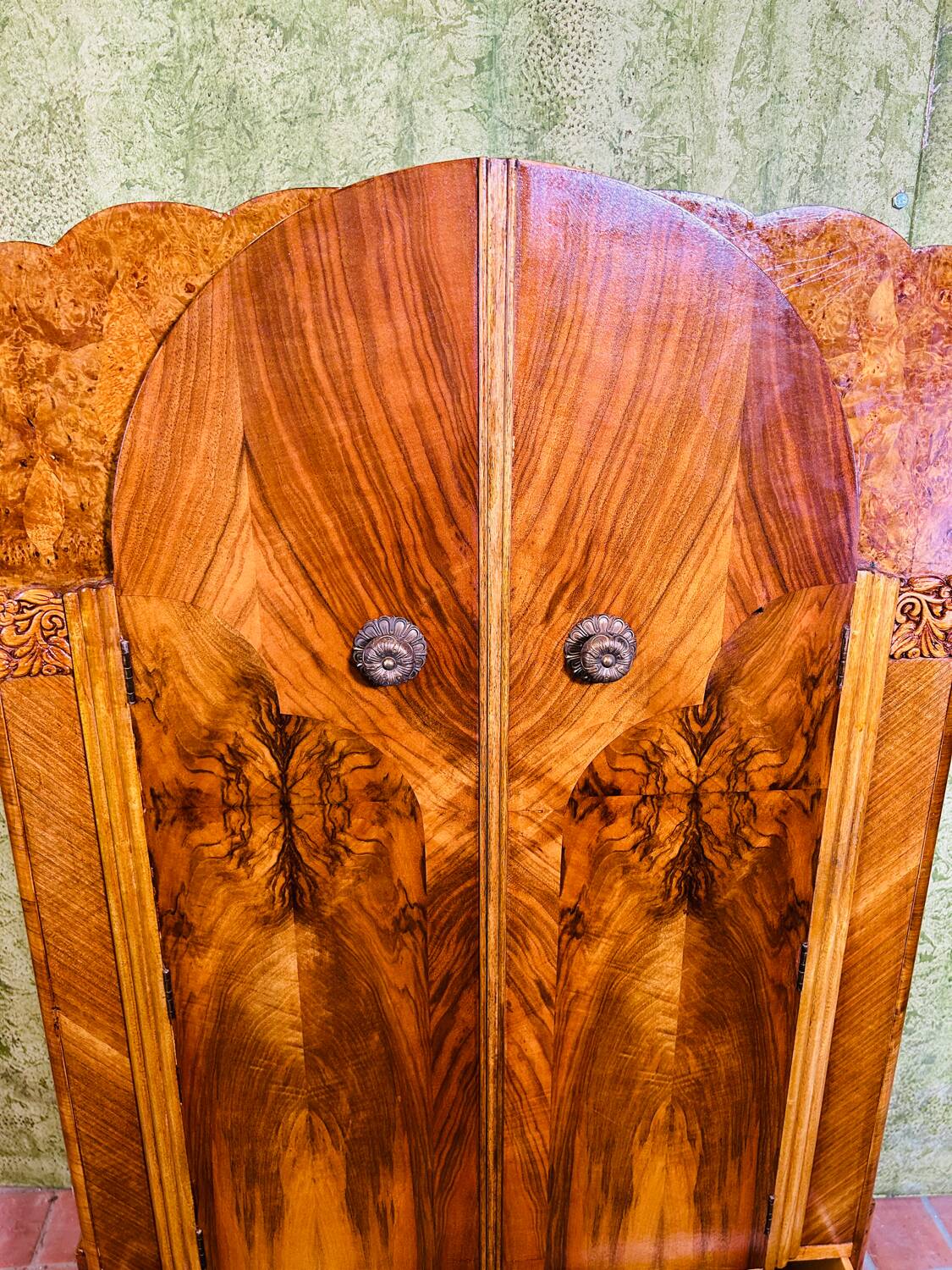 Art decó vintage Brocante burr walnut compactum wardrobe 1920-1930