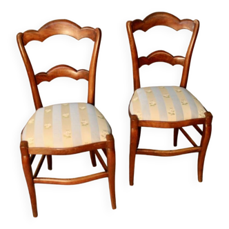 Pair of Elegant Walnut Chairs