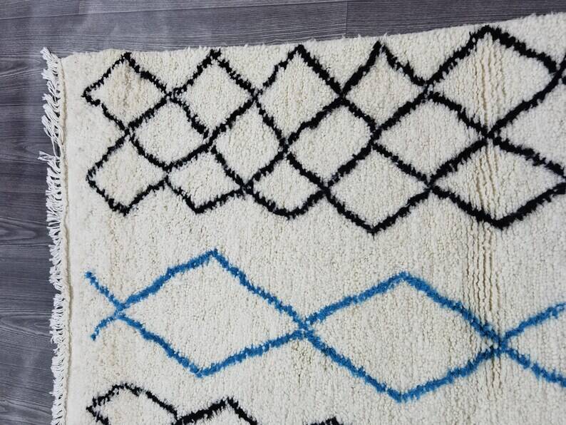 Tapis bérbere blanche décoré 250cmx150cm