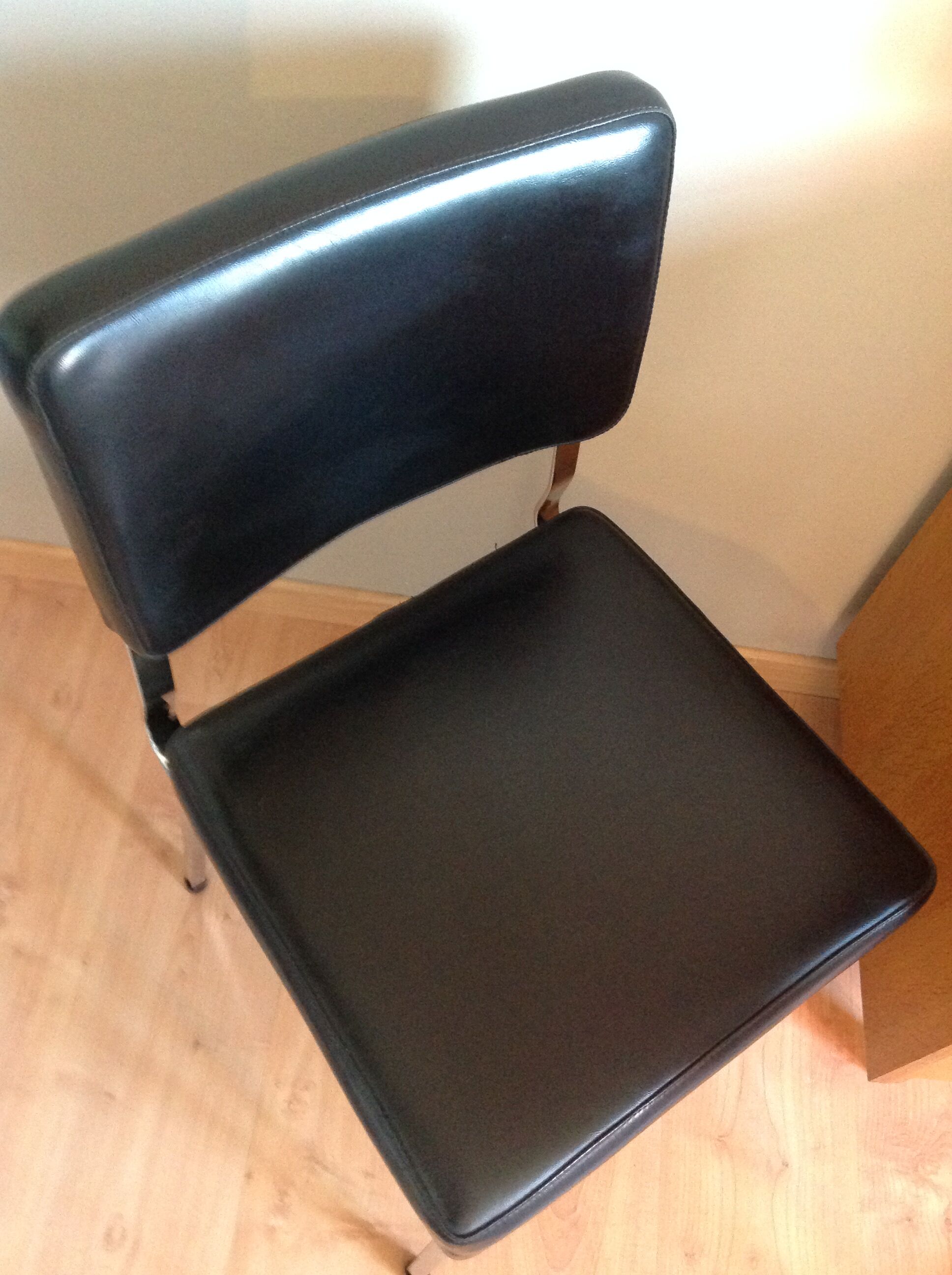 Chair in faux black leather and chrome metal / vintage 60-70s