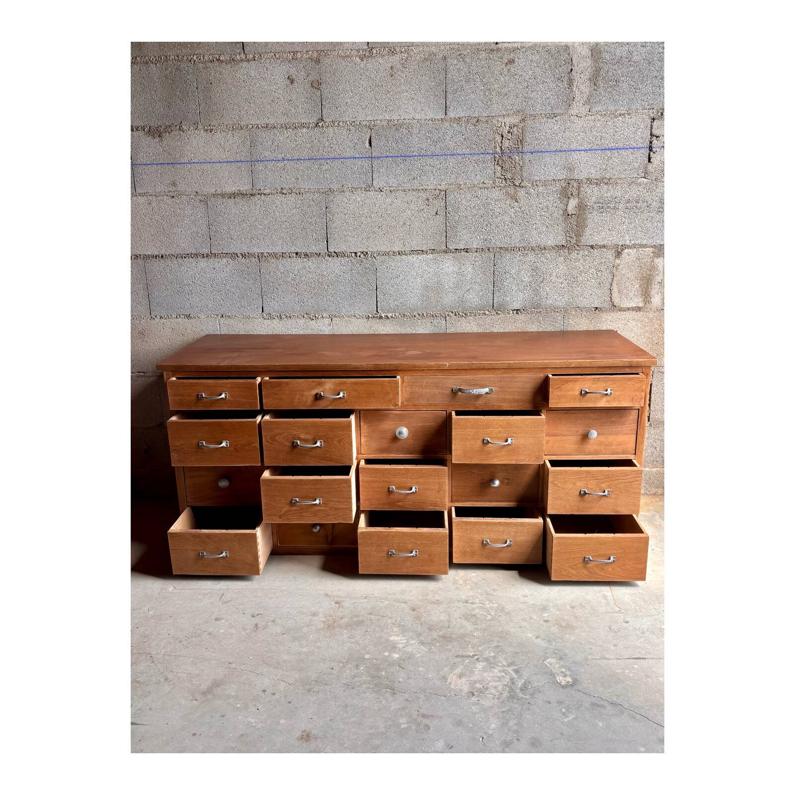 meuble de metier a tiroirs